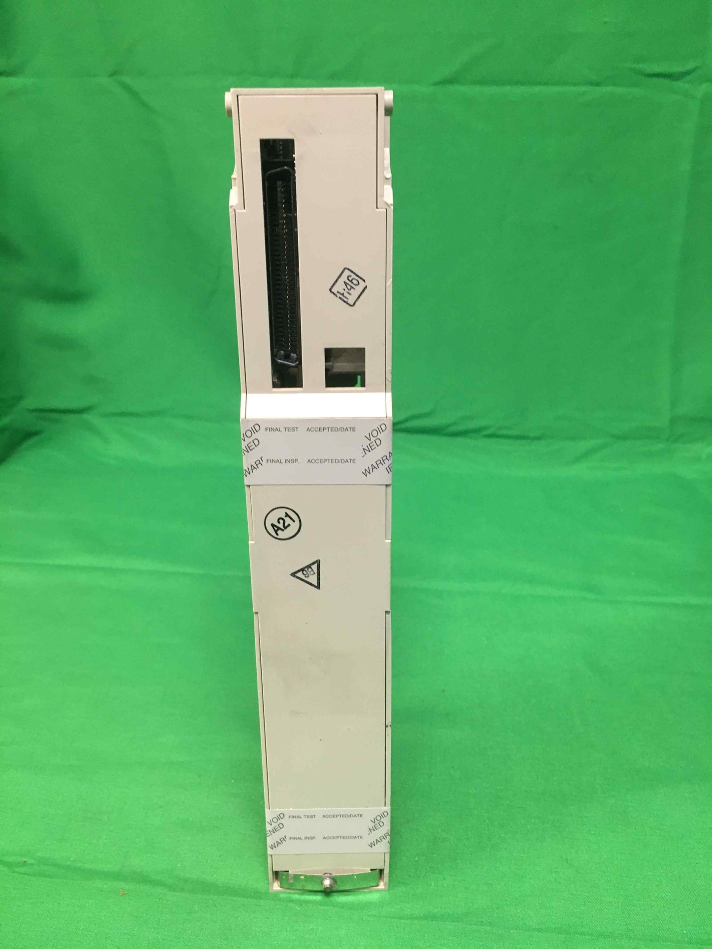 Schneider-Electric 140 AVI 030 00 USED 140AVI03000 MISSING COVER