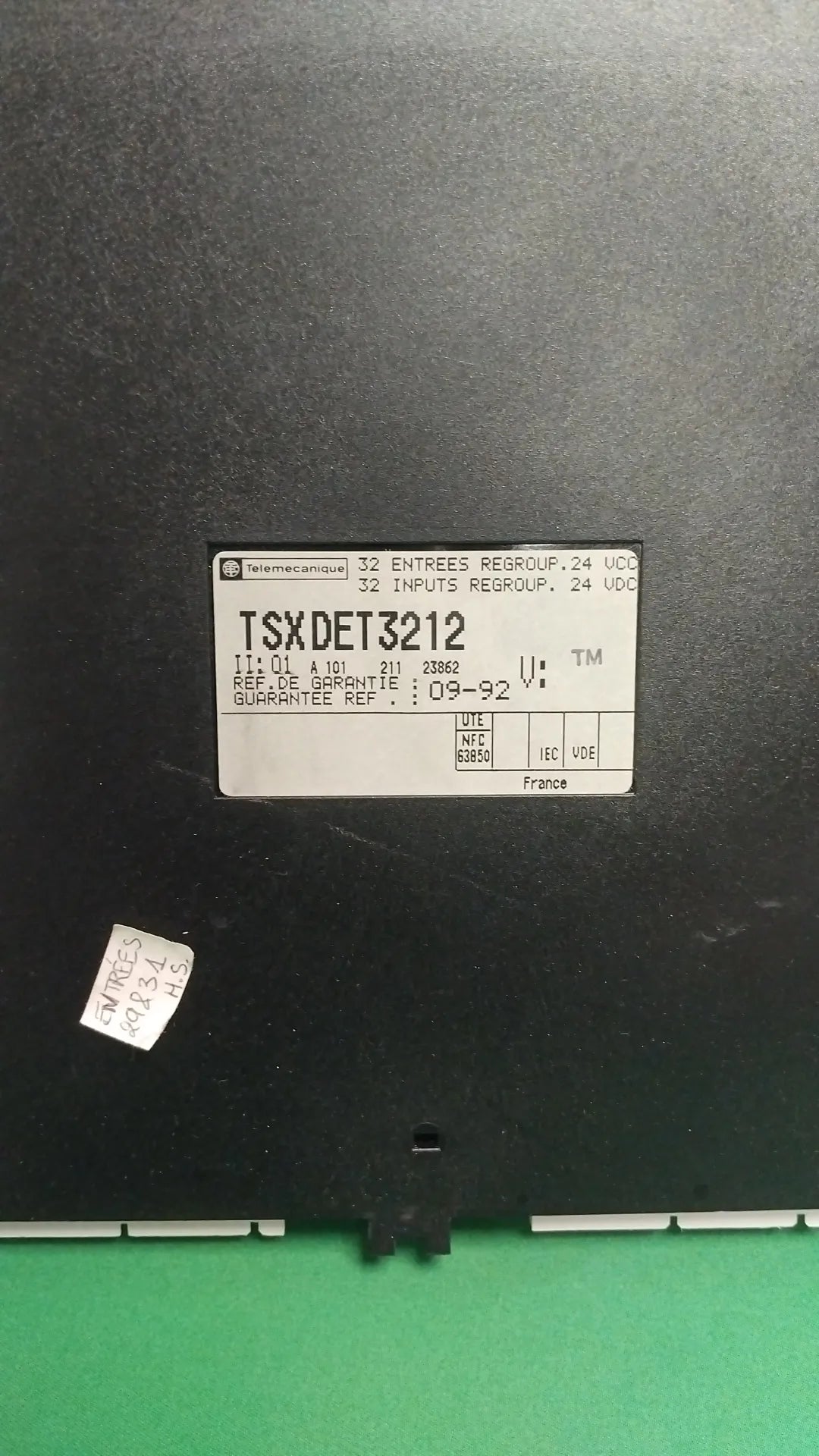 13764