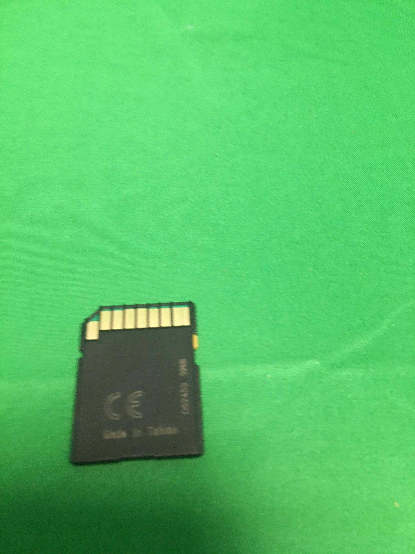 8647