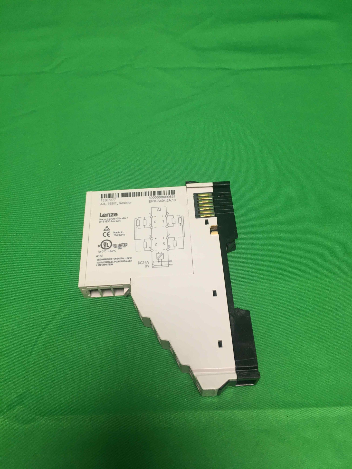 8651