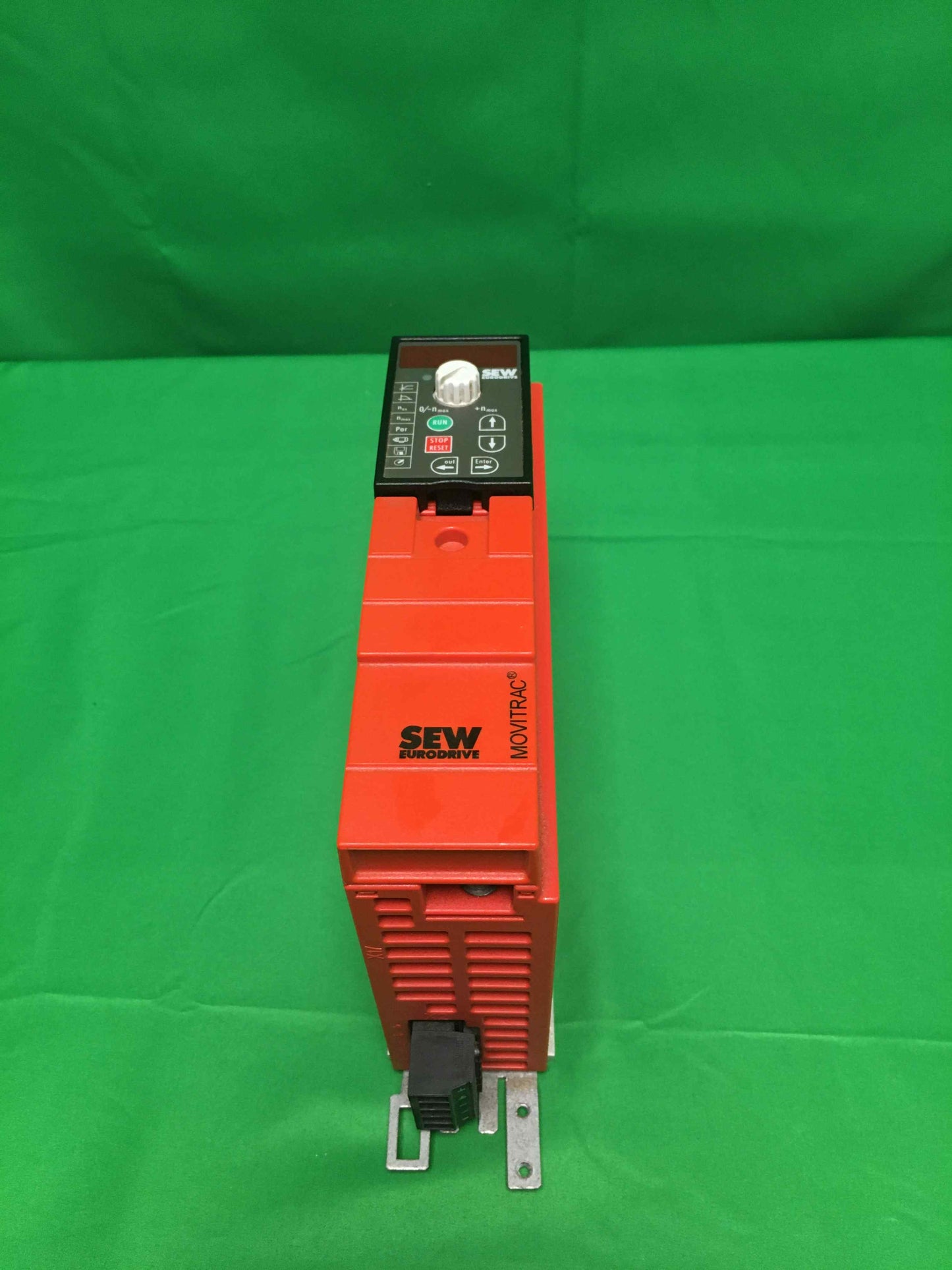 8676