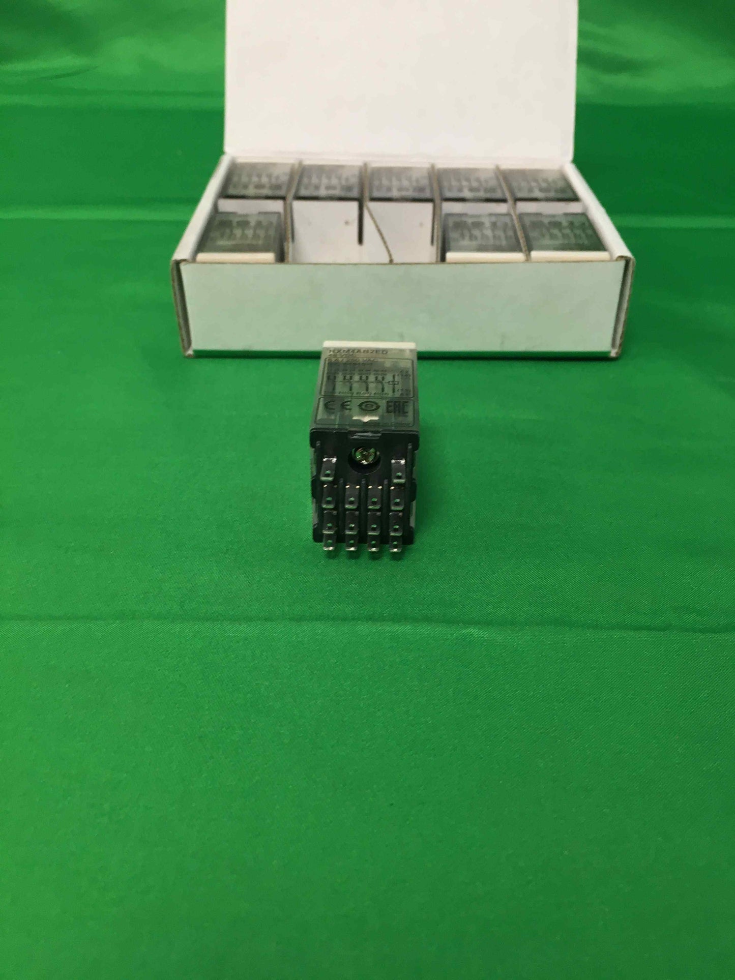 Schneider-Electric RXM4AB2ED RXM4AB2ED BOX OF 9 UNITS OPEN BOX