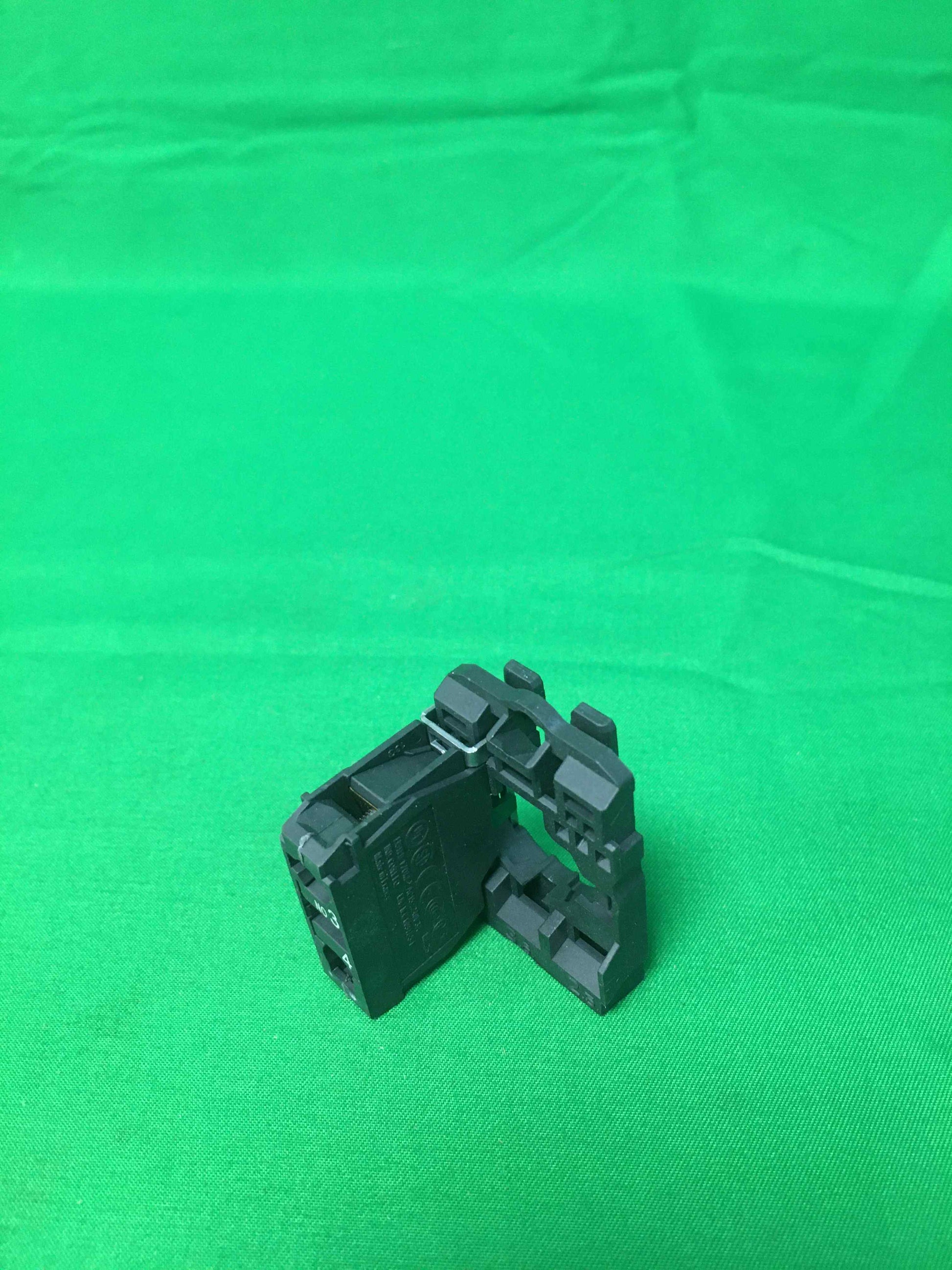 Schneider-Electric ZB5 AZ101 ZB5AZ101