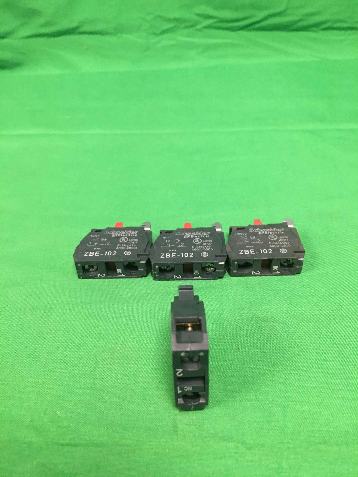 Schneider-Electric ZBE 102 OPEN BOX ZBE102 4 UNITS