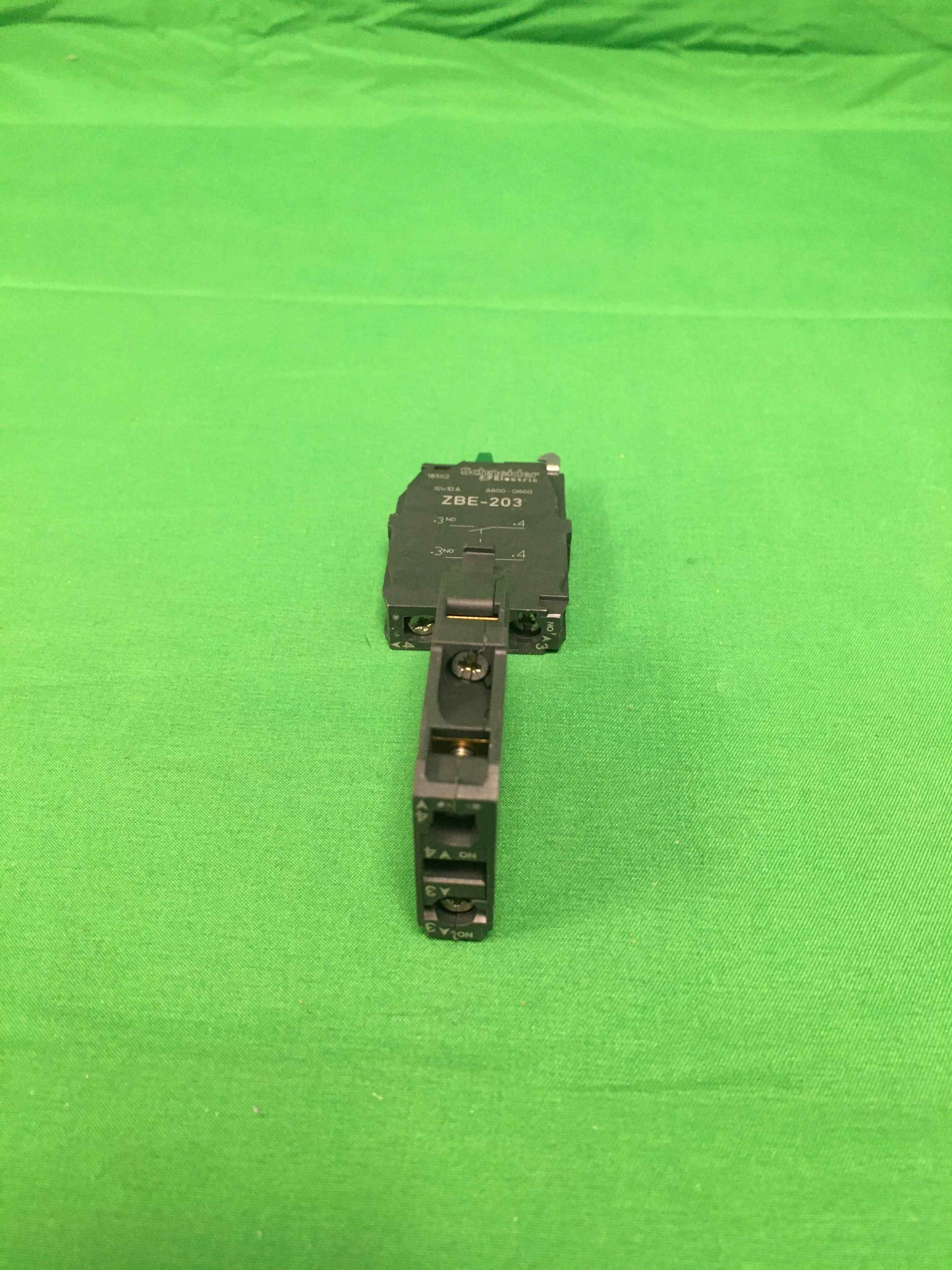 Schneider-Electric ZBE 203 ZBE203 2 UNITS
