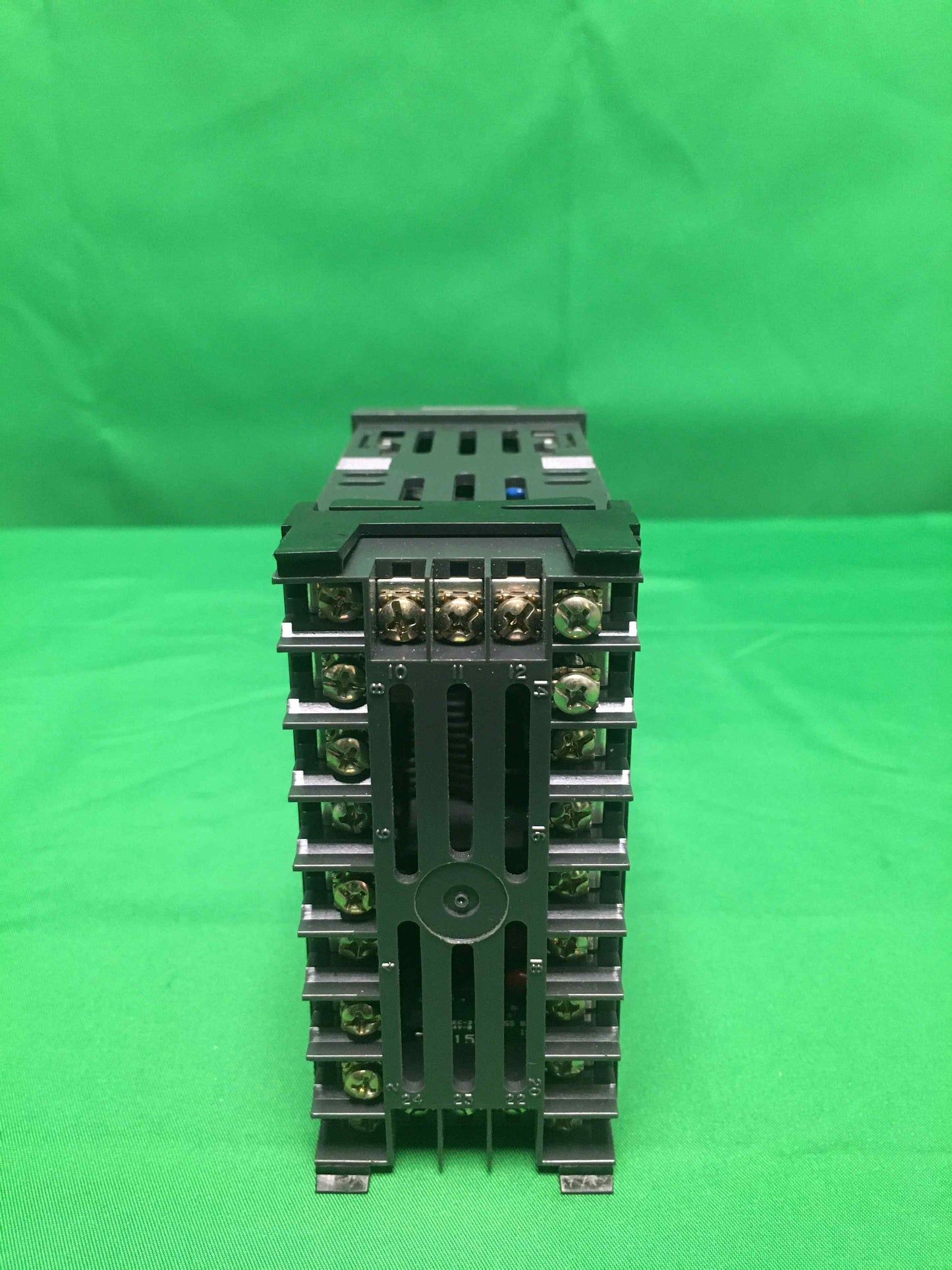 8590