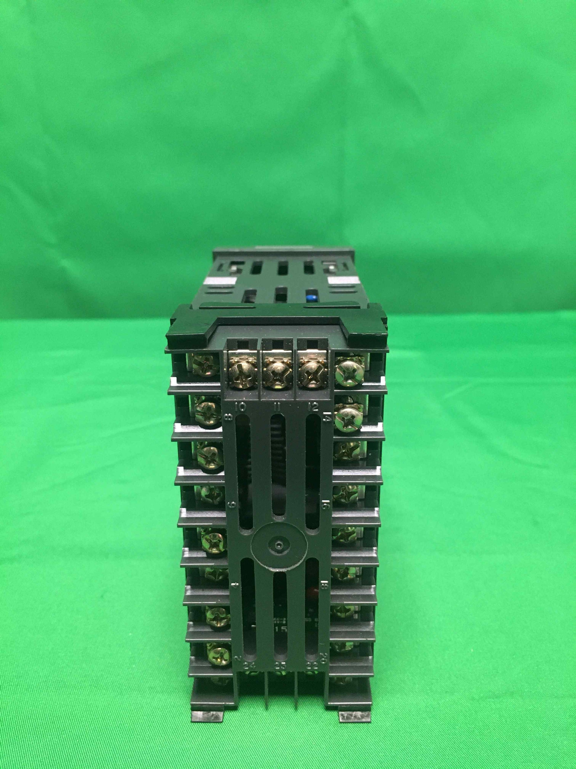 8590