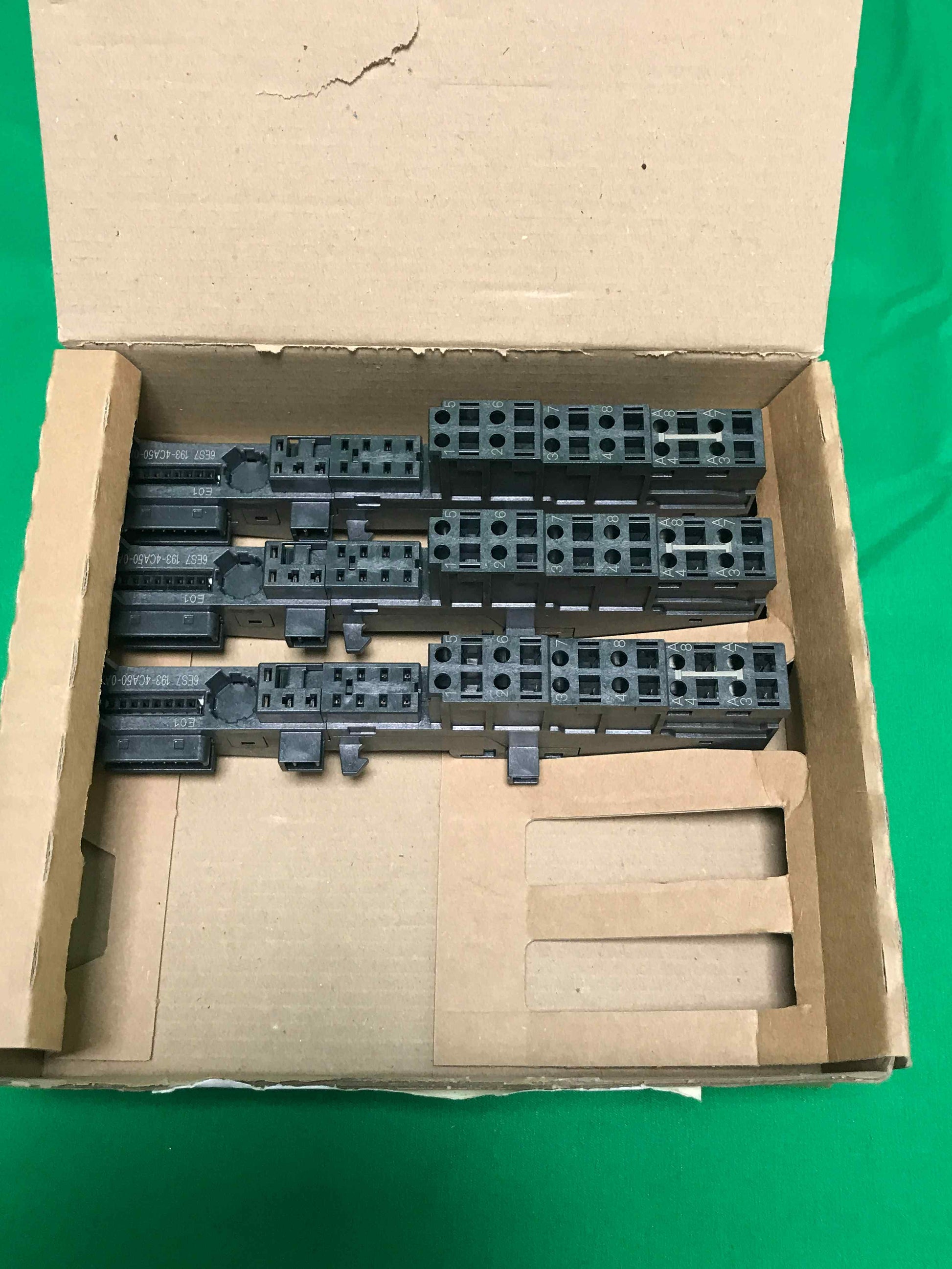Siemens 6ES7 193-4CA50-0AA0 6ES71934CA500AA0 OPEN BOX 1 BOX OF 3 UNITS