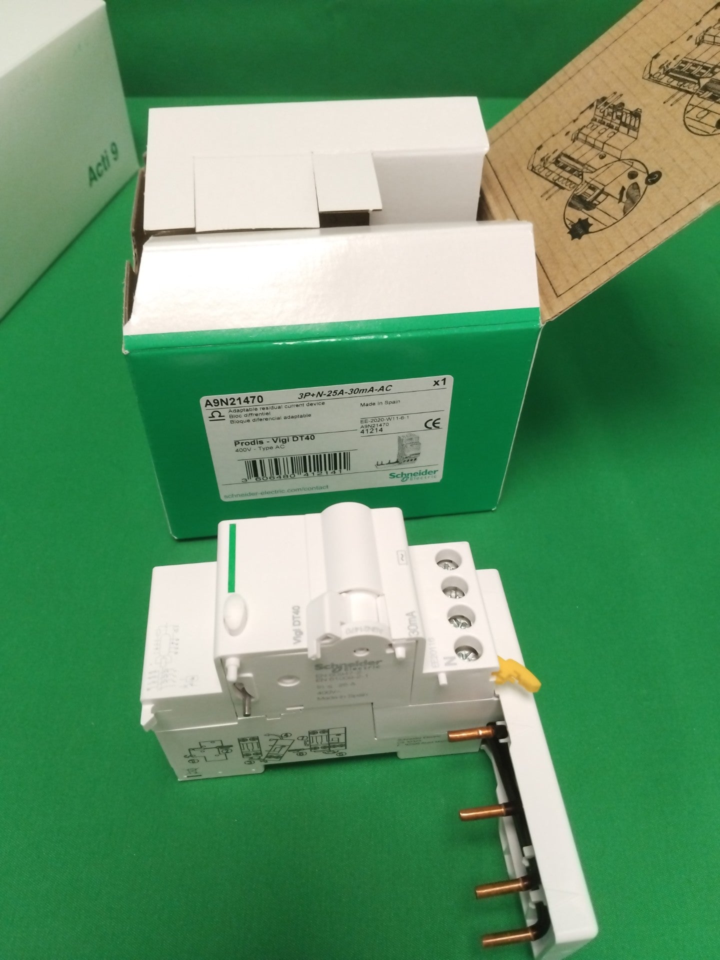 Schneider-Electric A9N21470 AN921470 BOX OF 3 UNITS