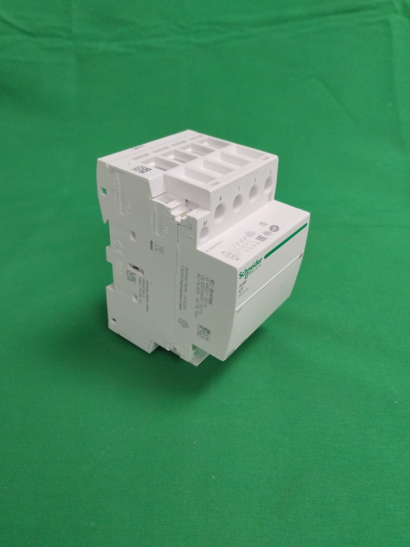 Schneider-Electric A9C24740 A9C24740