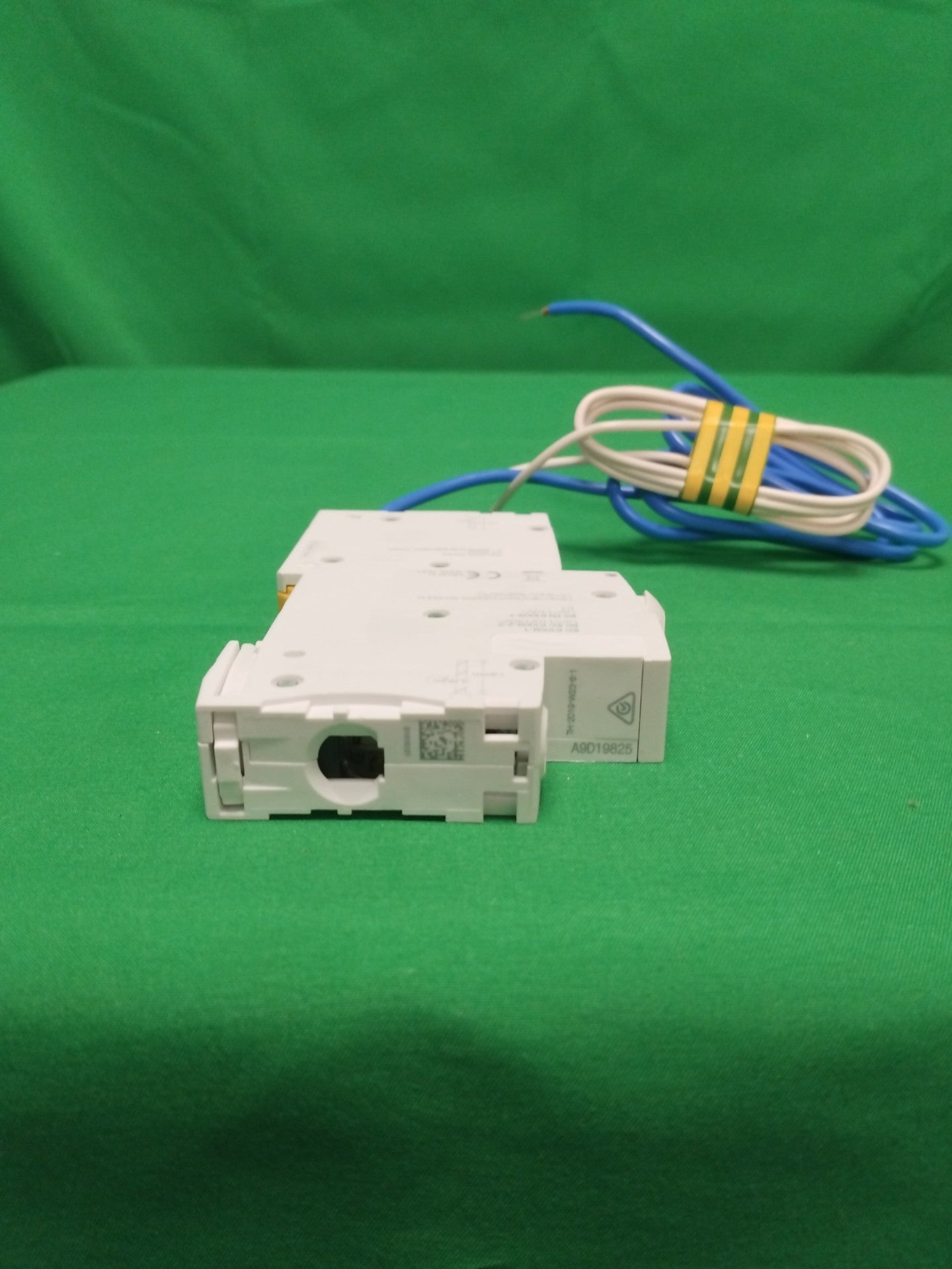 Schneider-Electric A9D19825 A9D19825 iC60H, 1P + N, Courbe C, 25A, 30mA, 110V