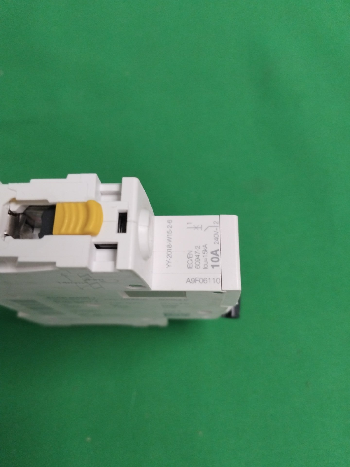 Schneider-Electric A9F06110 A9F06110 WITHOUT ORIGINAL PACKAGING