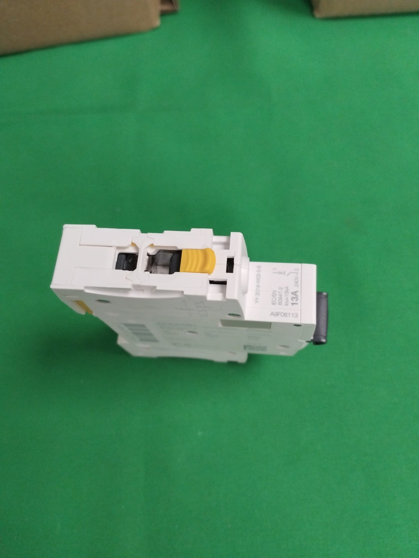 Schneider-Electric A9F06113 A9F06113 WITHOUT ORIGINAL PACKAGING