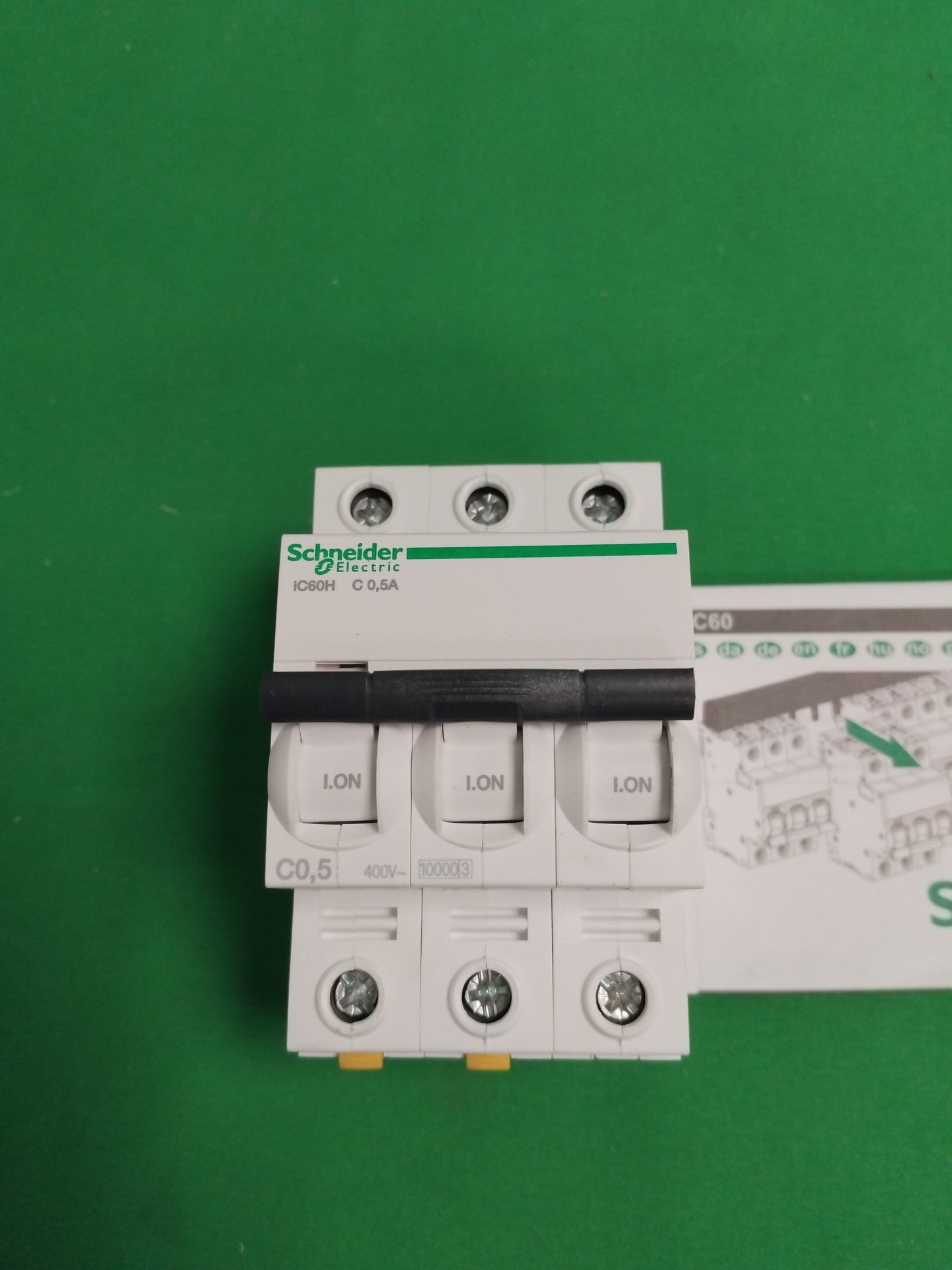 Schneider-Electric A9F07370 A9F07370 BOX OF 4 UNITS