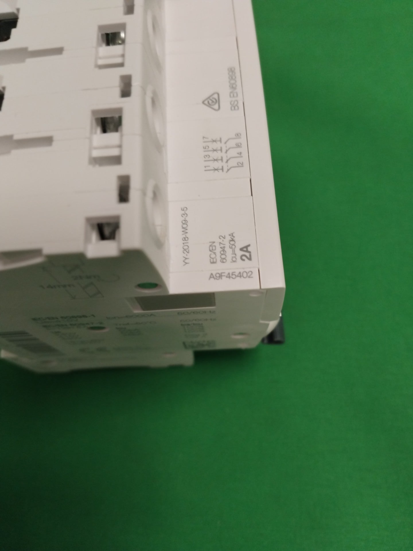 Schneider-Electric A9F45402 A9F45402 WITHOUT ORIGINAL PACKAGING