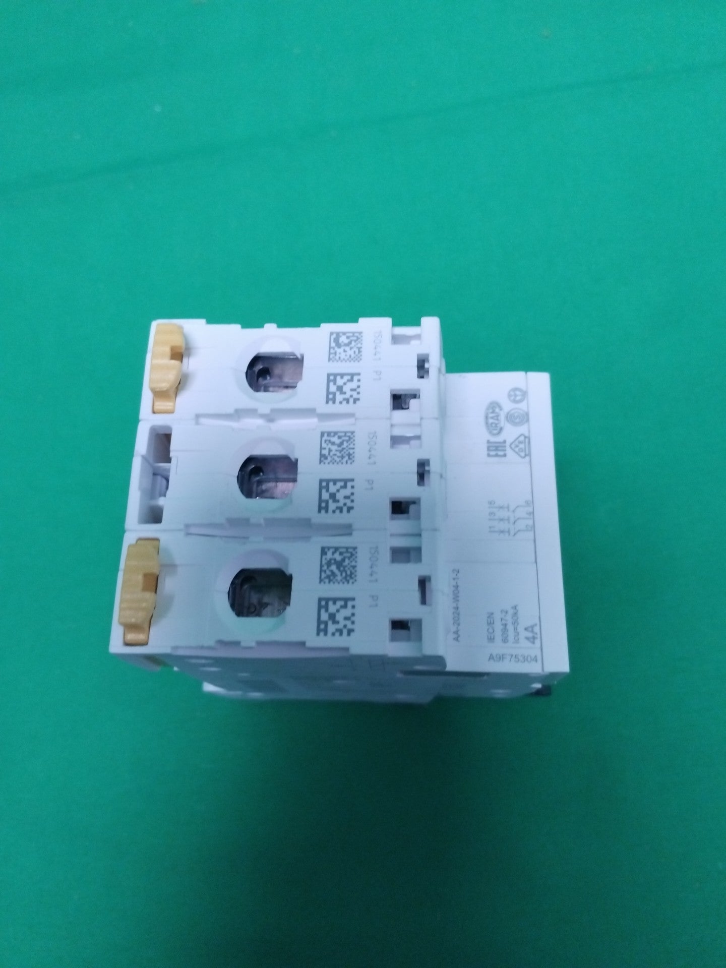 Schneider-Electric A9F75304 A9F75304 WITHOUT ORIGINAL PACKAGING
