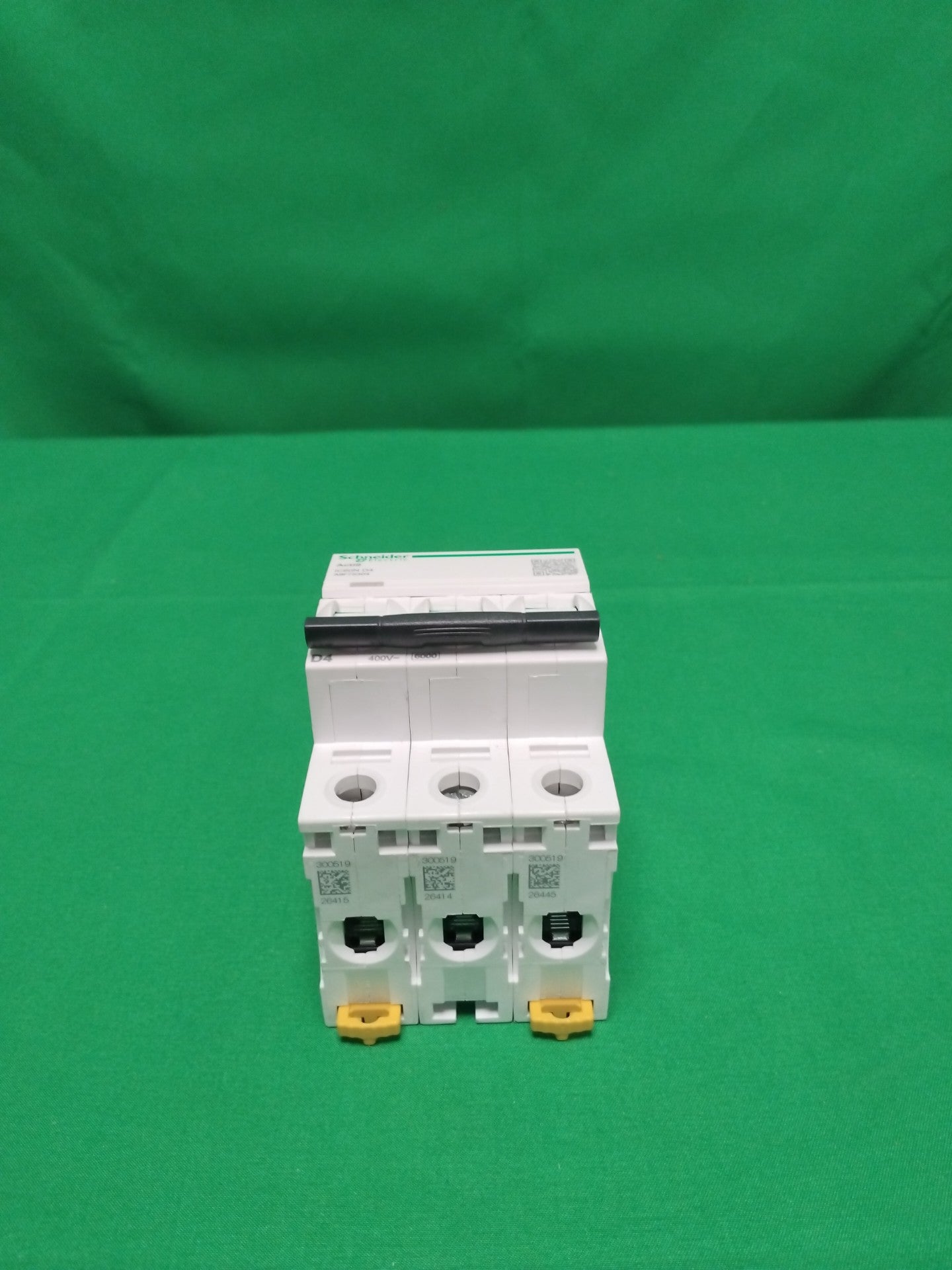 Schneider-Electric A9F75304 A9F75304 WITHOUT ORIGINAL PACKAGING