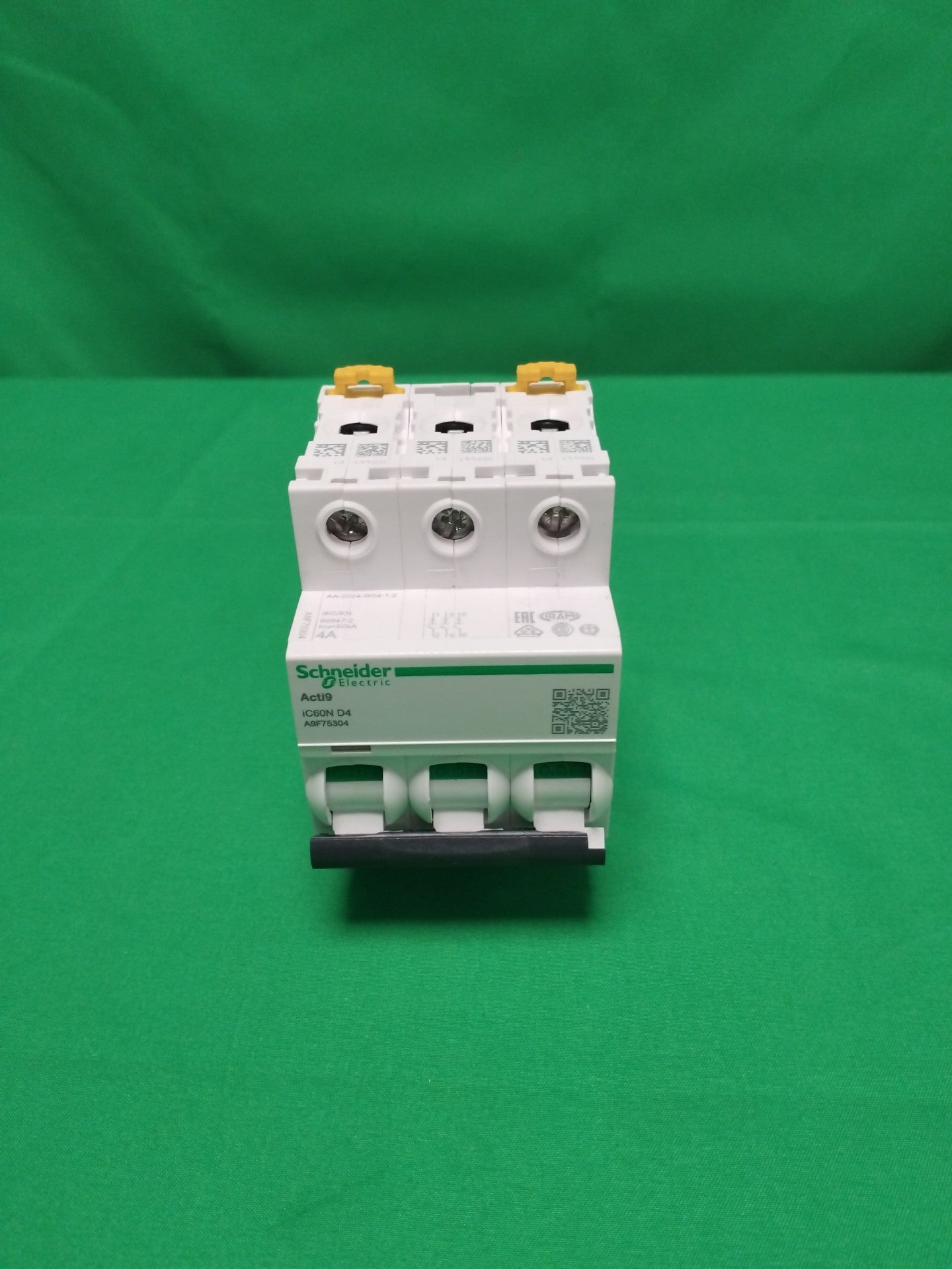 Schneider-Electric A9F75304 A9F75304 WITHOUT ORIGINAL PACKAGING