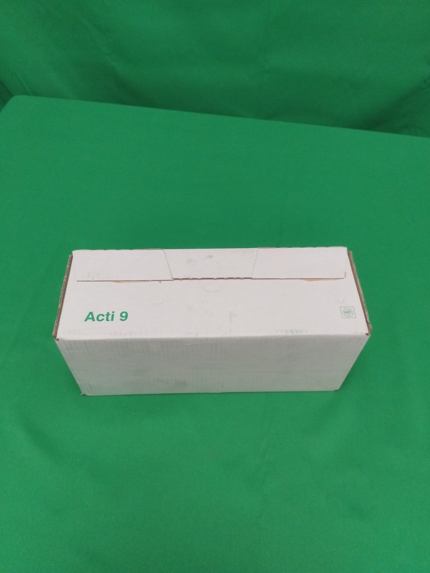 Schneider-Electric A9F75325 A9F75325 SEALED BOX OF 4 UNITS