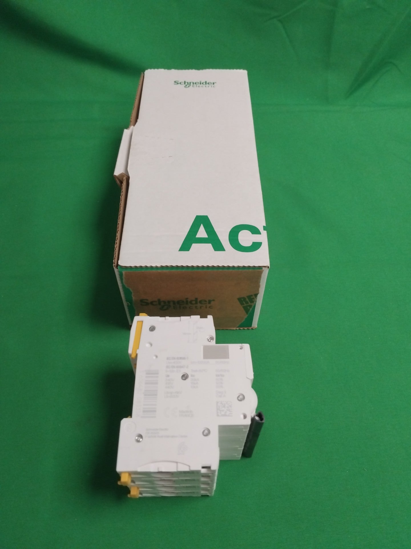 Schneider-Electric A9F85406 A9F85406 WITHOUT ORIGINAL PACKAGING