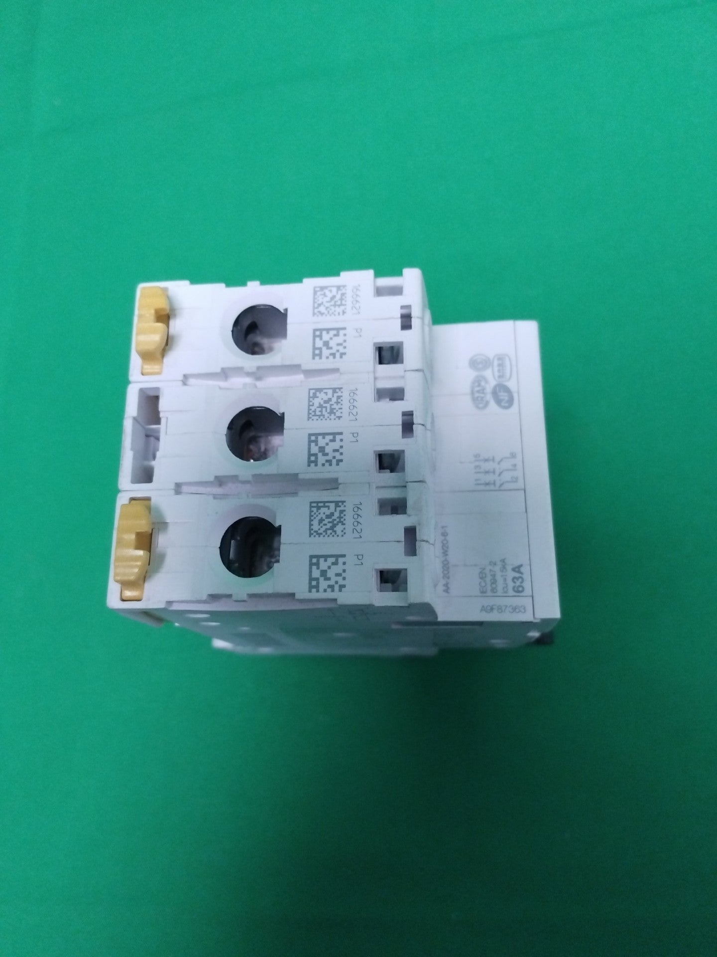 Schneider-Electric A9F87363 A9F87363 WITHOUT ORIGINAL PACKAGING