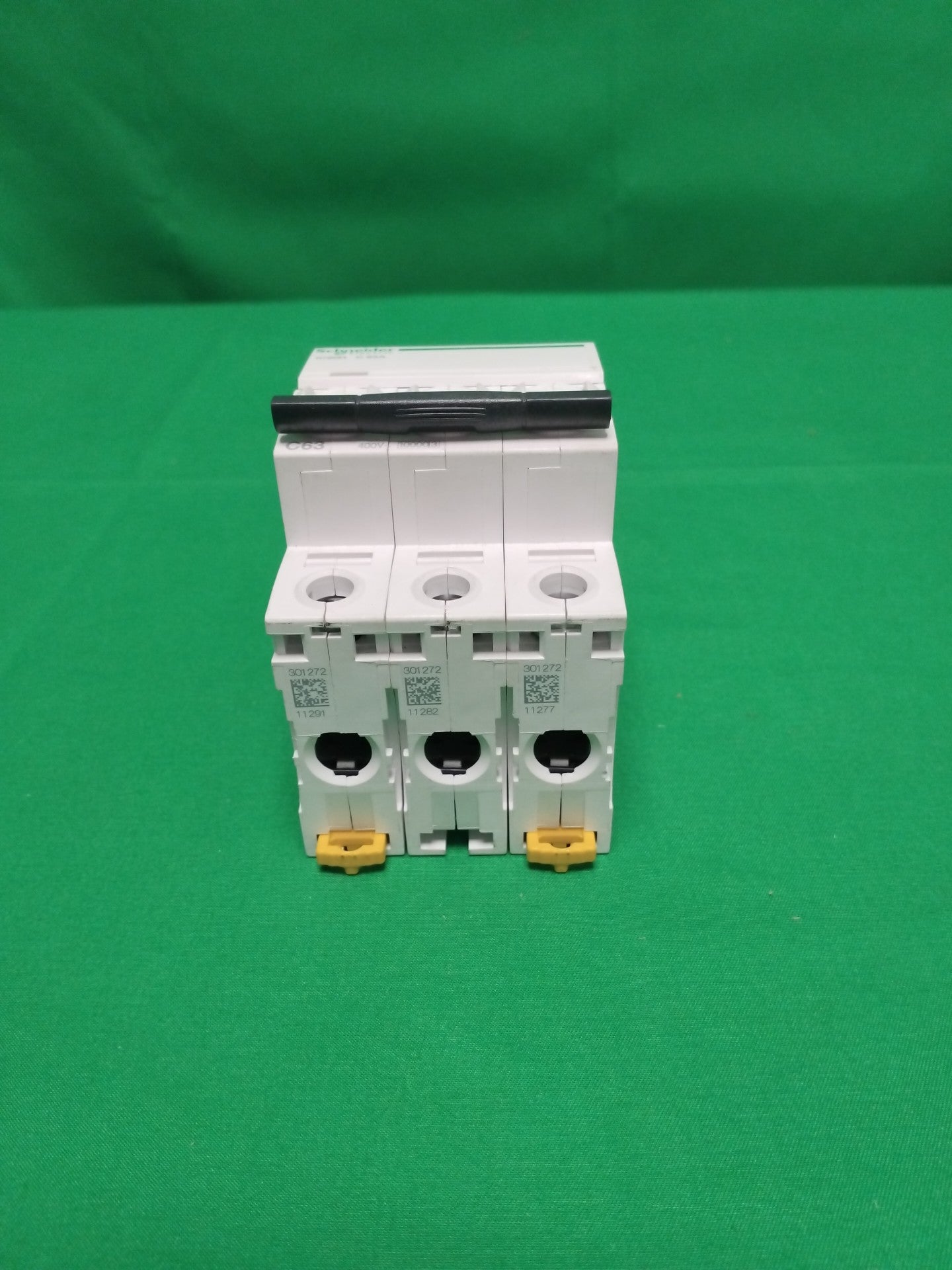 Schneider-Electric A9F87363 A9F87363 WITHOUT ORIGINAL PACKAGING
