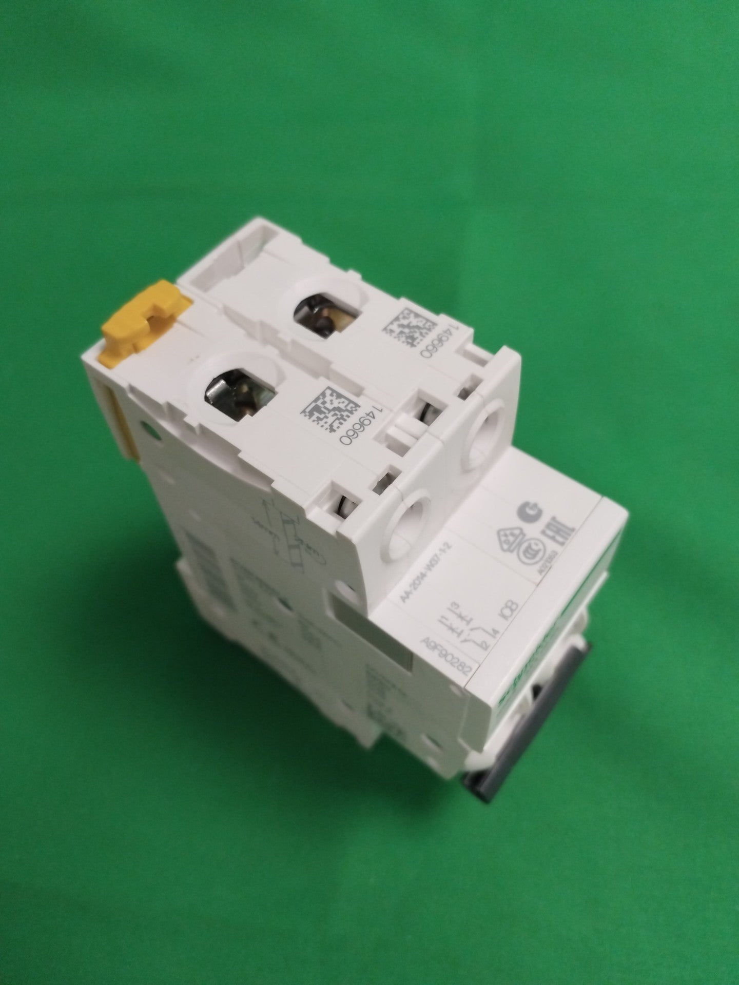 Schneider-Electric A9F90282 A9F90282 WITHOUT ORIGINAL PACKAGING