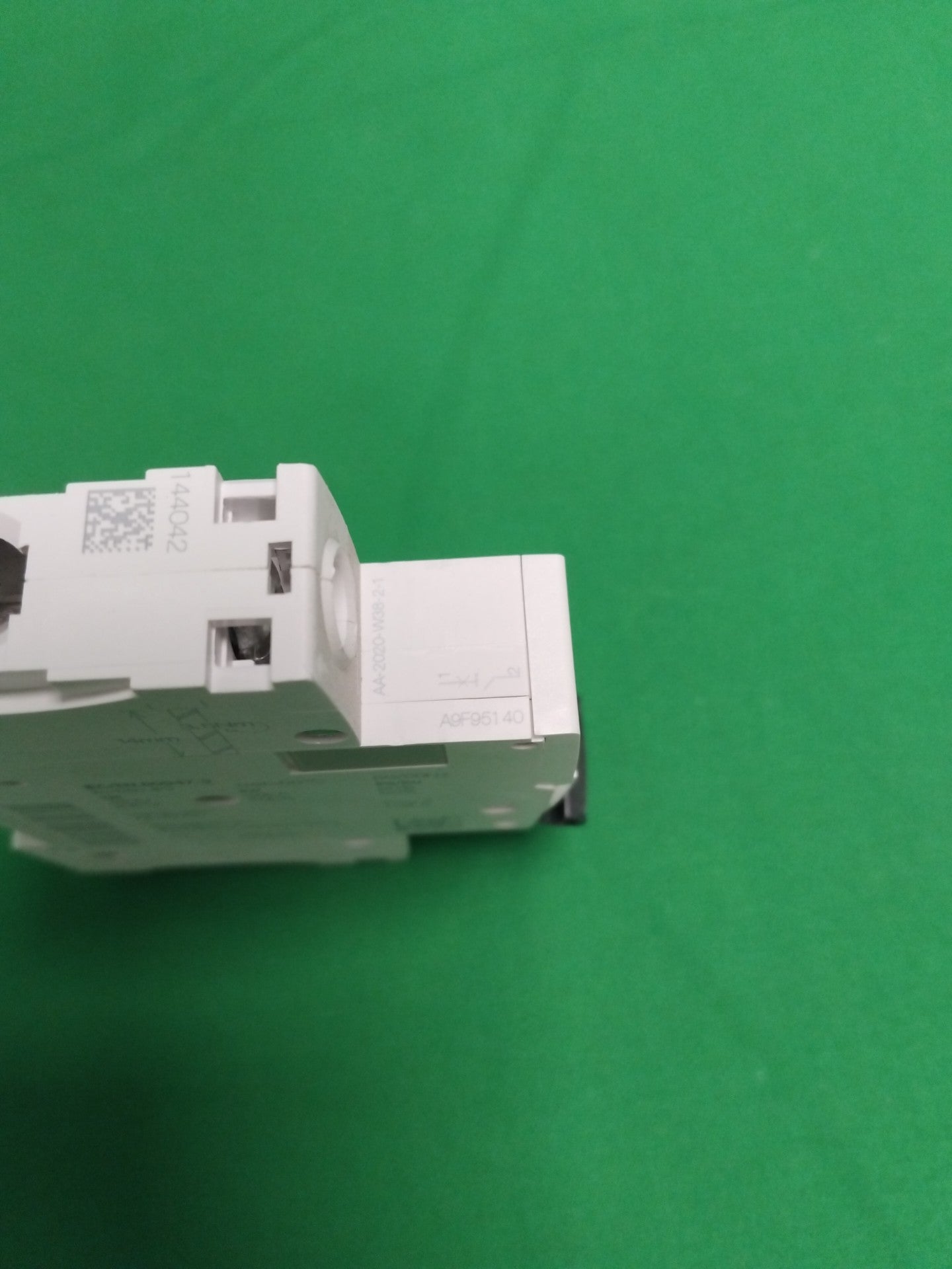 Schneider-Electric A9F95140 A9F95140 WITHOUT ORIGINAL PACKAGING