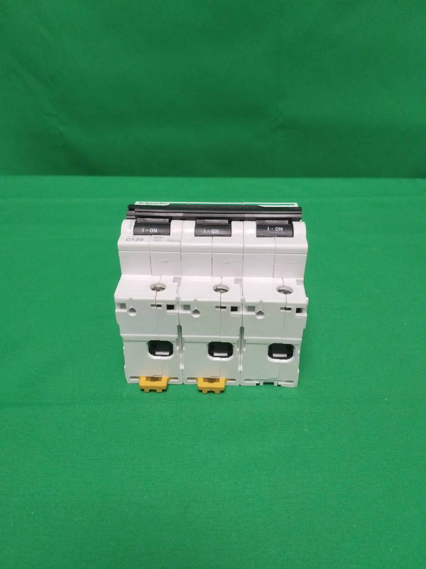 Schneider-Electric A9N18470 A9N18470 WITHOUT ORIGINAL PACKAGING