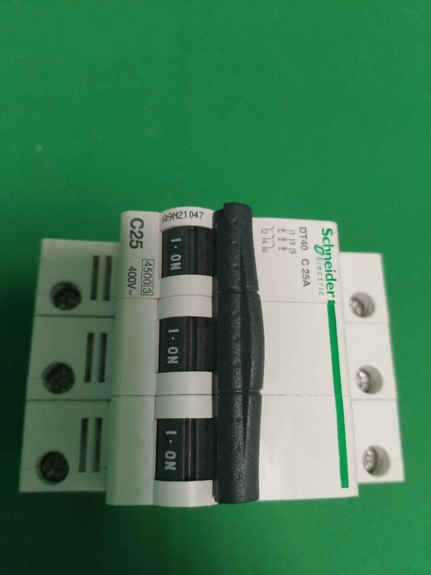 Schneider-Electric A9N21047 A9N21047 WITHOUT ORIGINAL PACKAGING