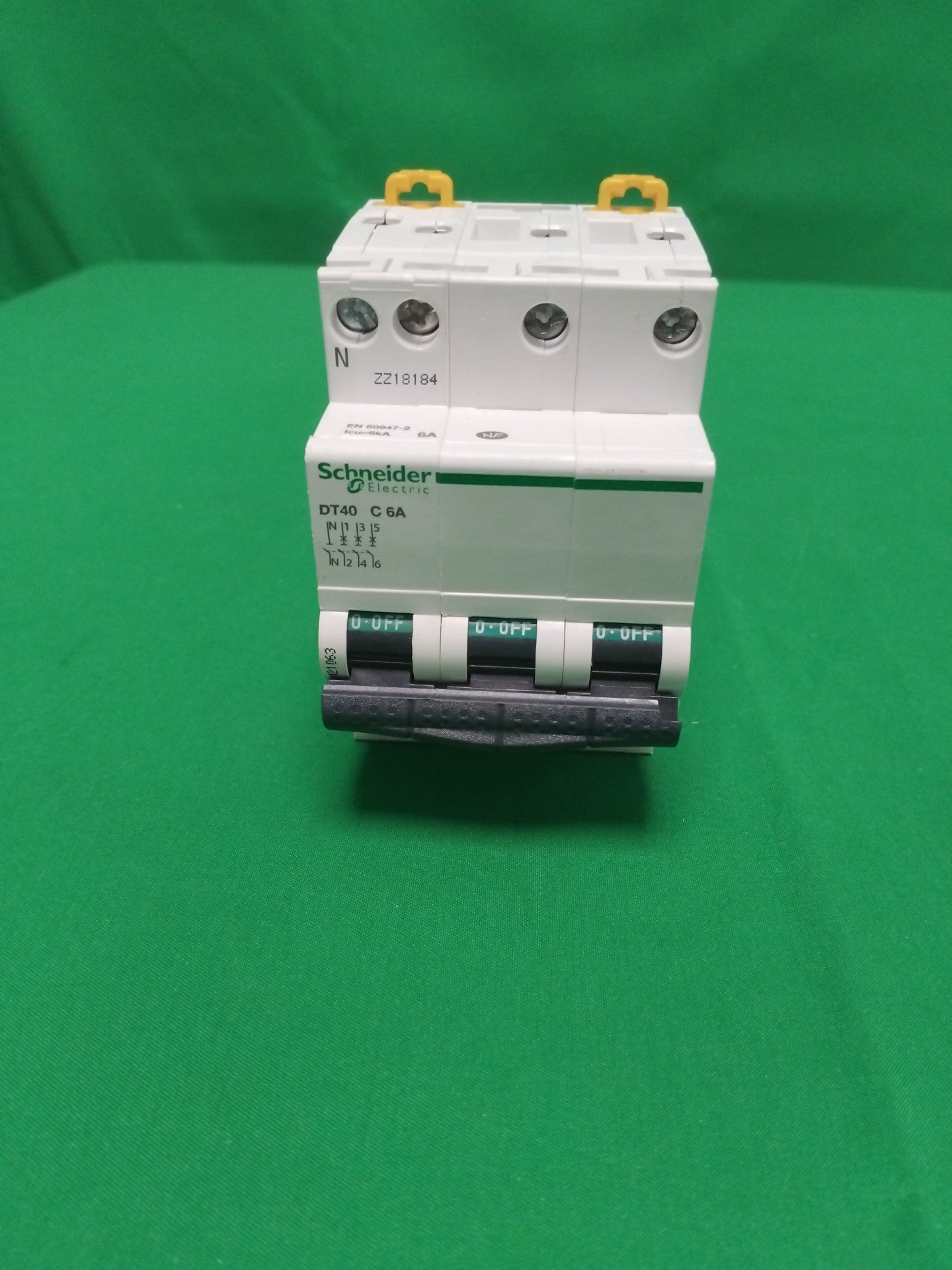 Schneider-Electric A9N21063 A9N21063 WITHOUT ORIGINAL PACKAGING