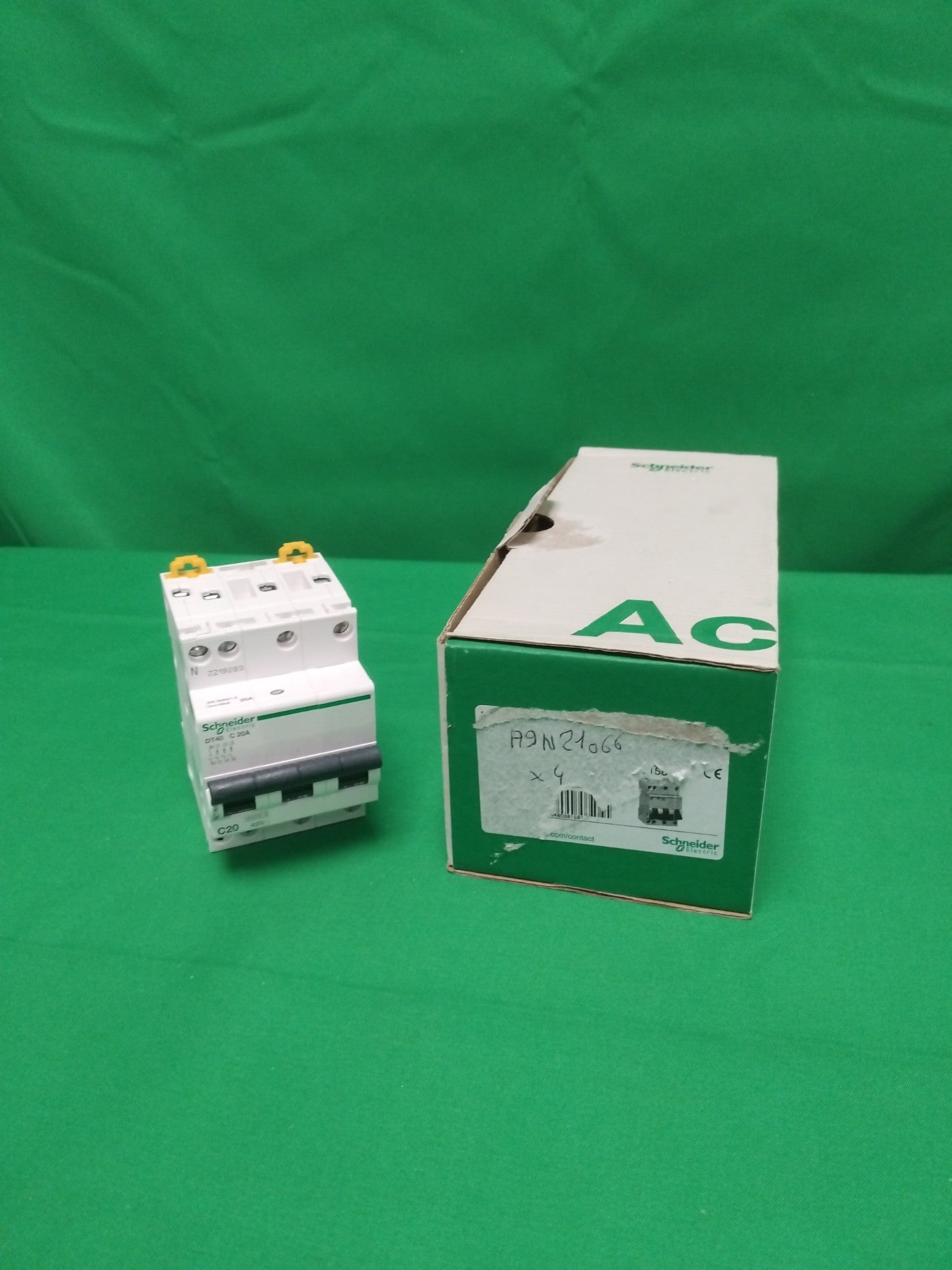 Schneider-Electric A9N21066 A9N21066