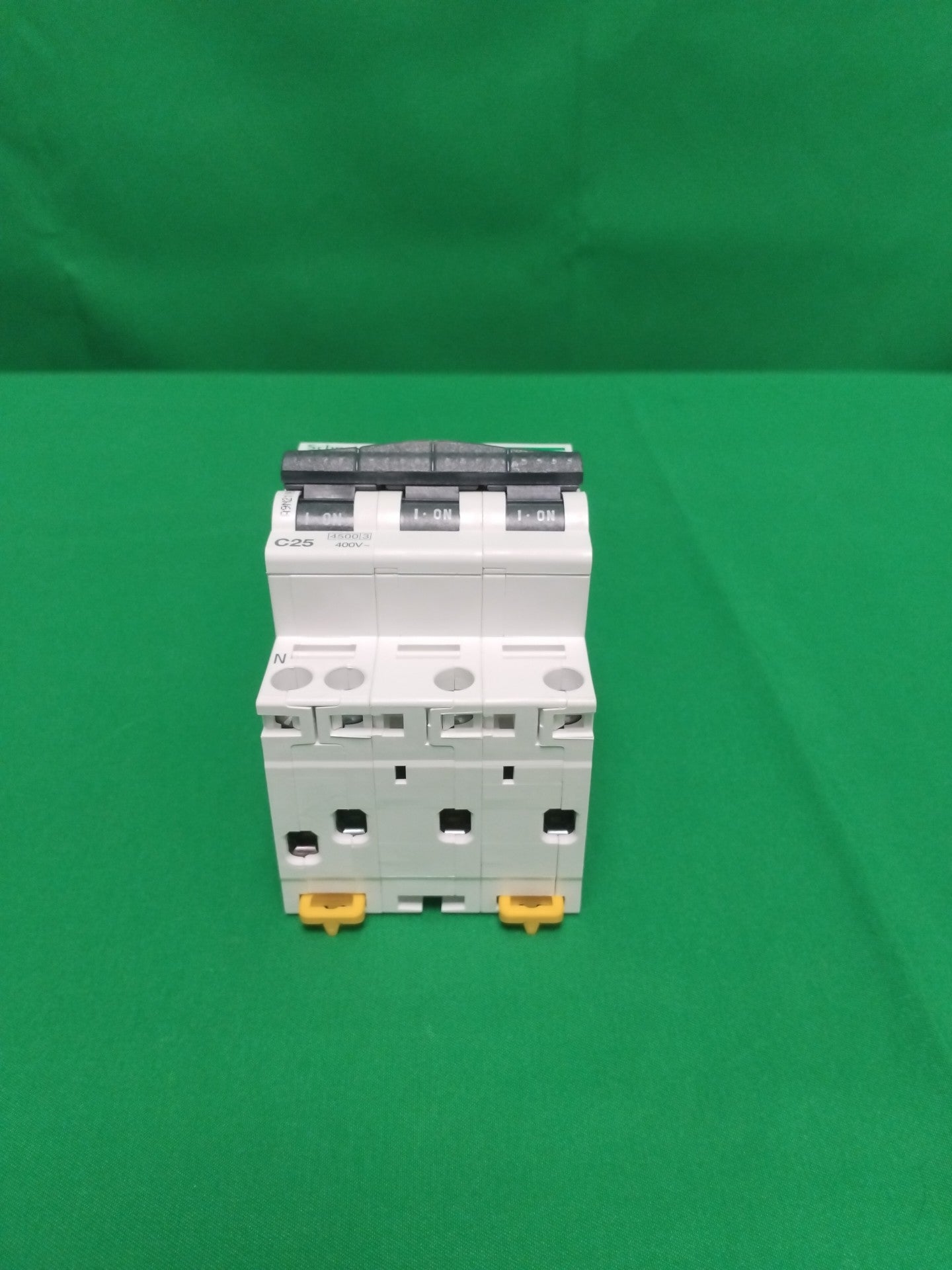 Schneider-Electric A9N21067 A9N21067 BOX OF 4 UNITS