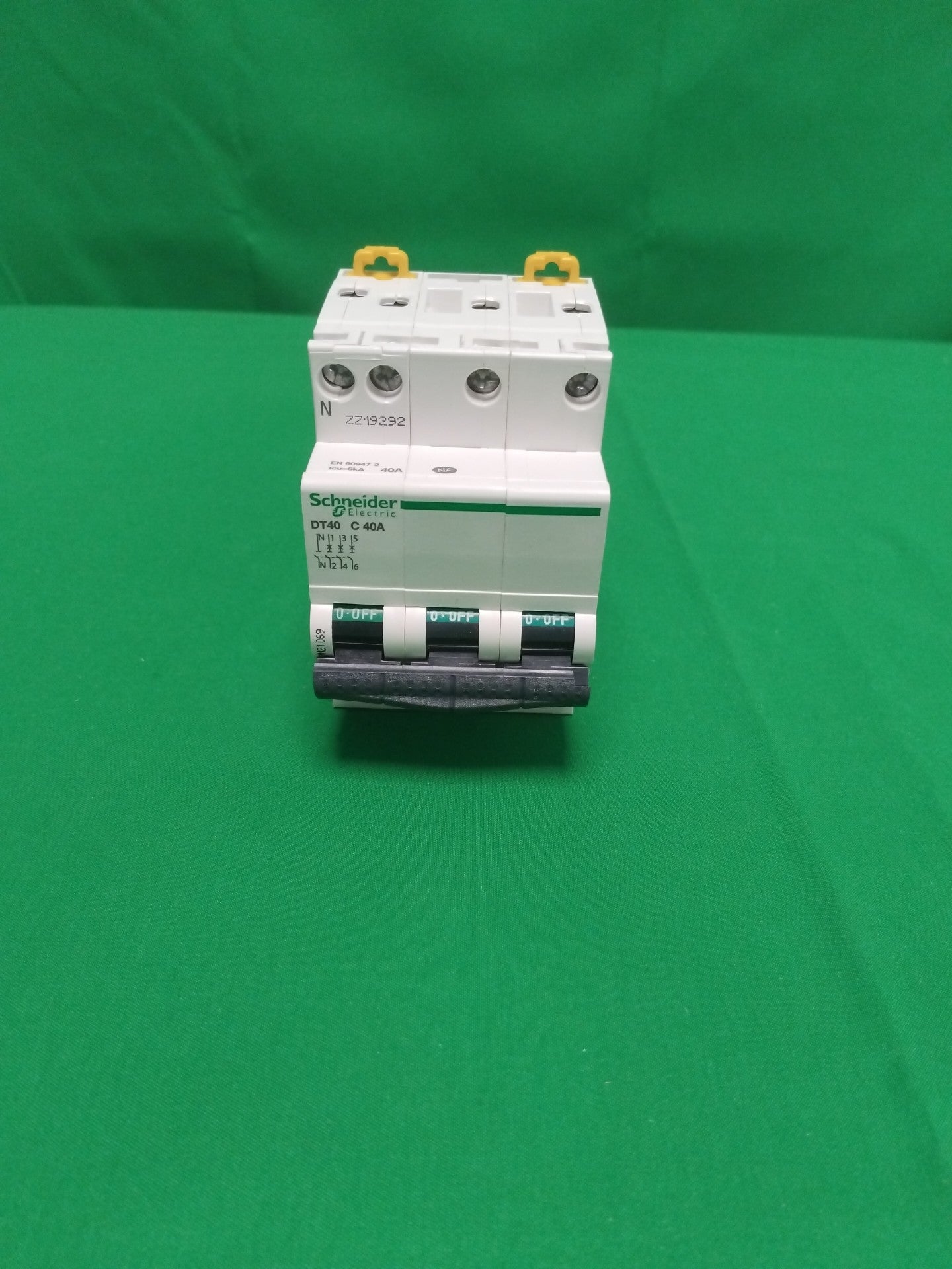 Schneider-Electric A9N21069 A9N21069 WITHOUT ORIGINAL PACKAGING