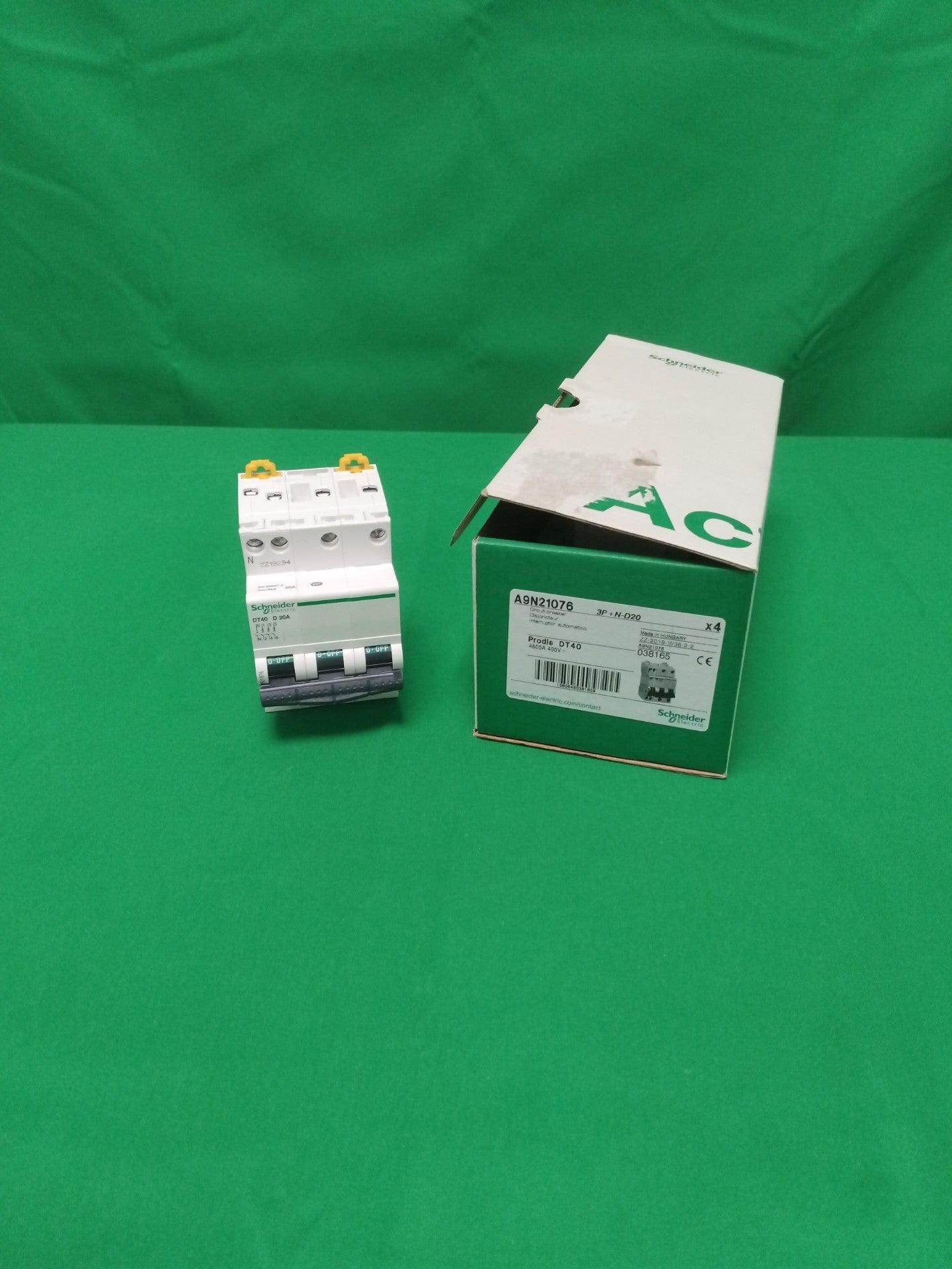 Schneider-Electric A9N21076 A9N21076 BOX OF 4 UNITS