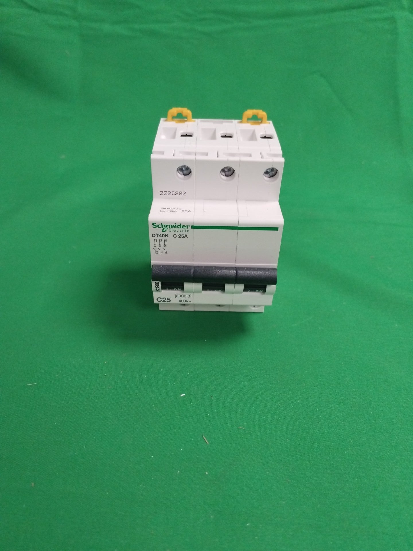 Schneider-Electric A9N21388 A9N21388 BOX OF 4 UNITS