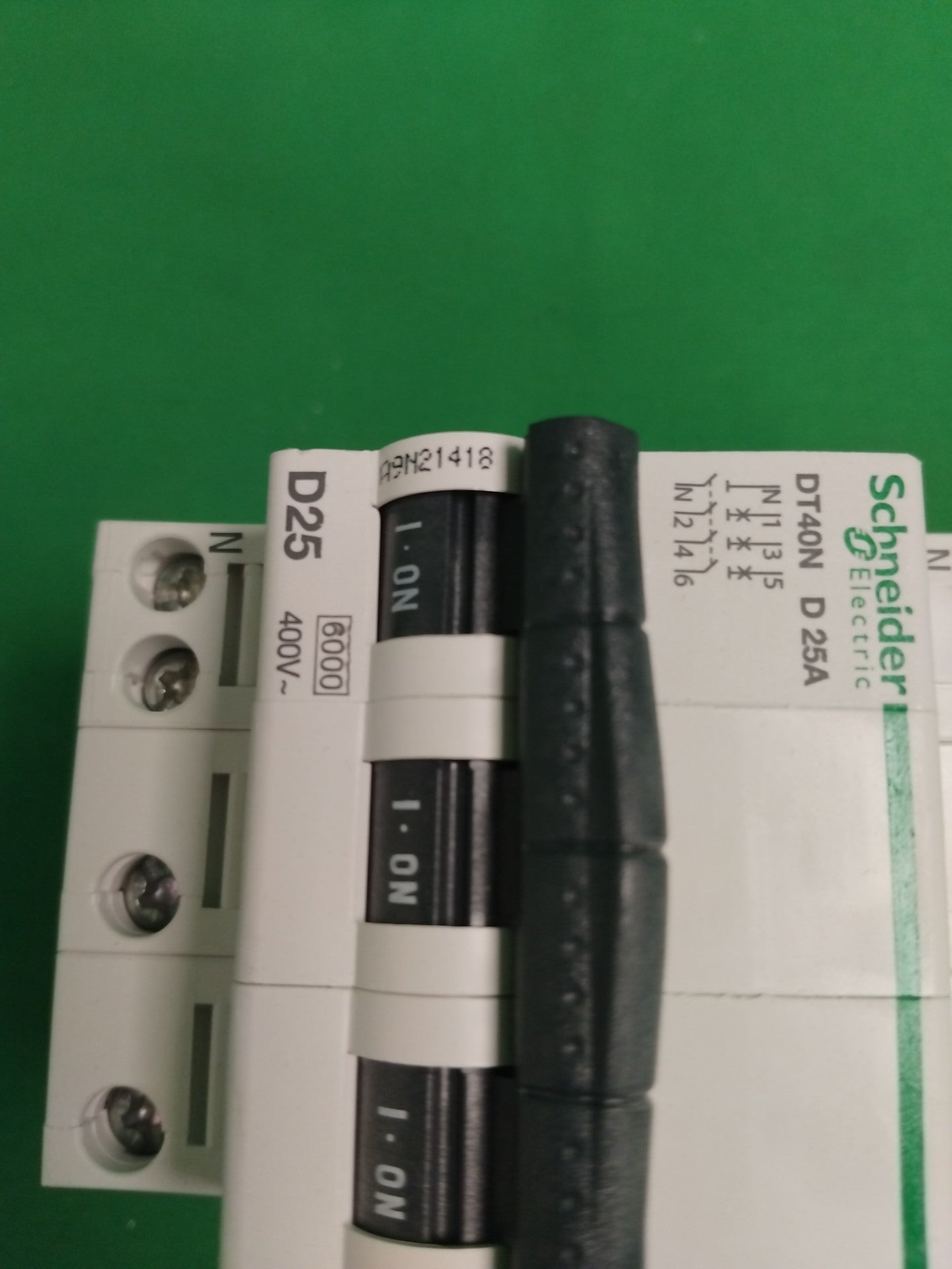 Schneider-Electric A9N21418 A9N21418 WITHOUT ORIGINAL PACKAGING