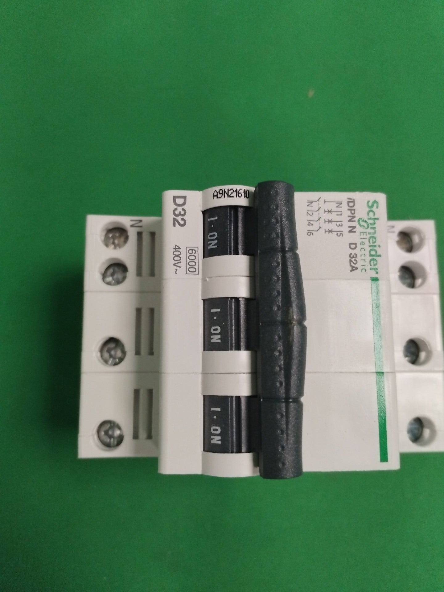 Schneider-Electric A9N21610 A9N21610 BOX OF 4 UNITS