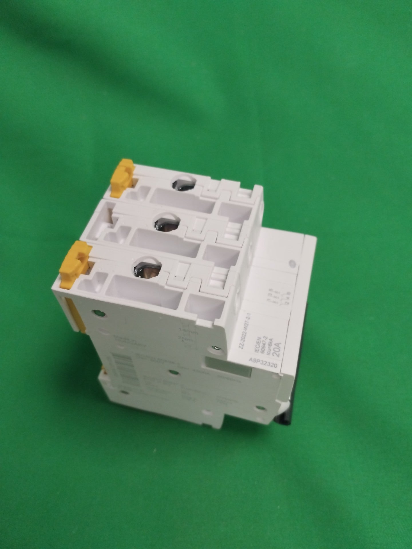 Schneider-Electric A9P32320 A9P32320 WITHOUT ORIGINAL PACKAGING
