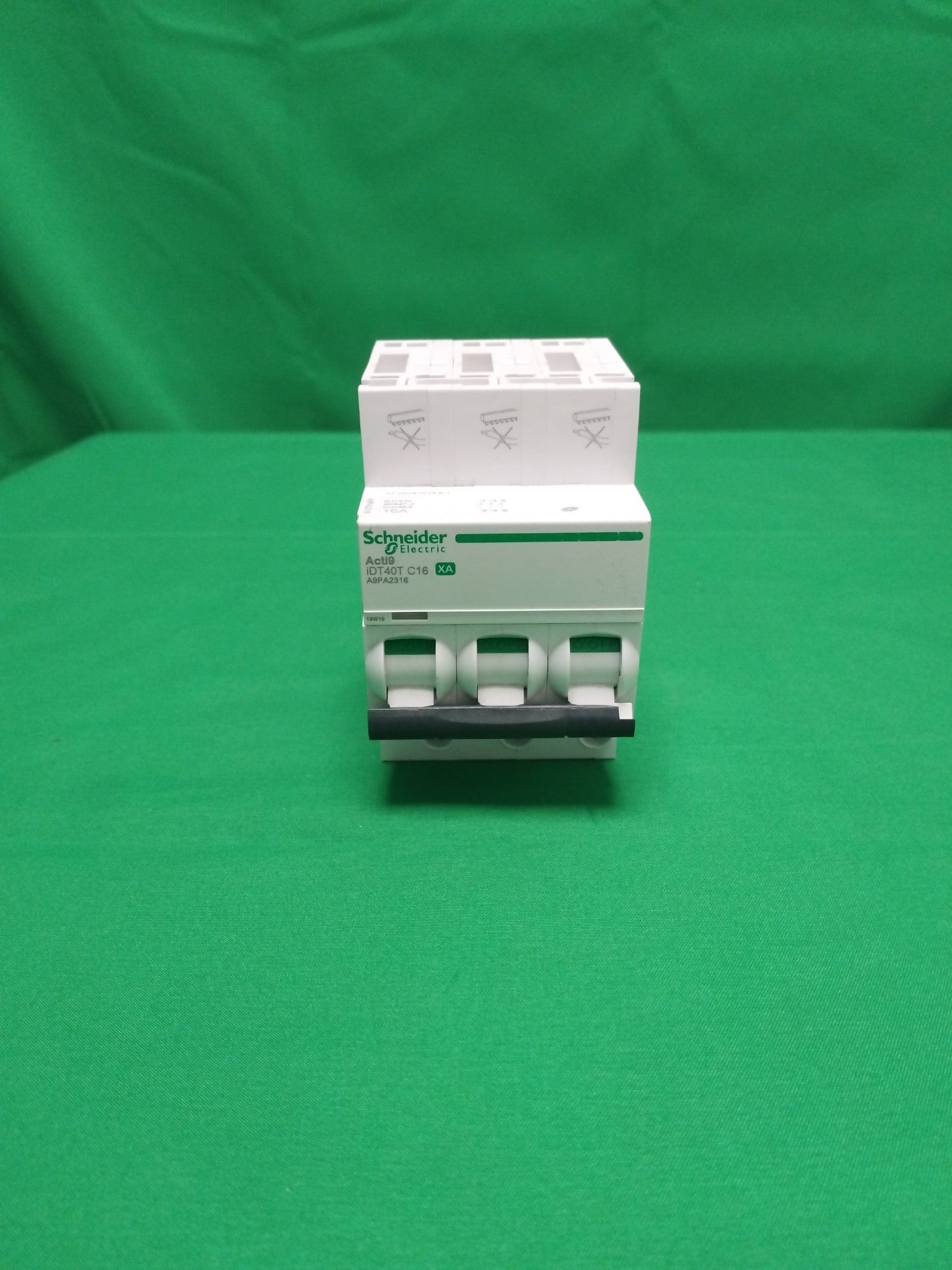 Schneider-Electric A9PA2316 A9PA2316 WITHOUT ORIGINAL PACKAGING iDT40T C16