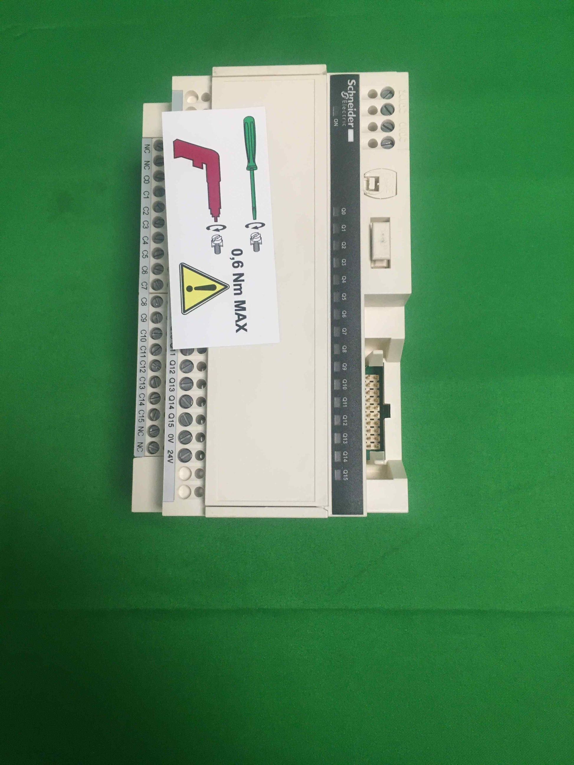 8359