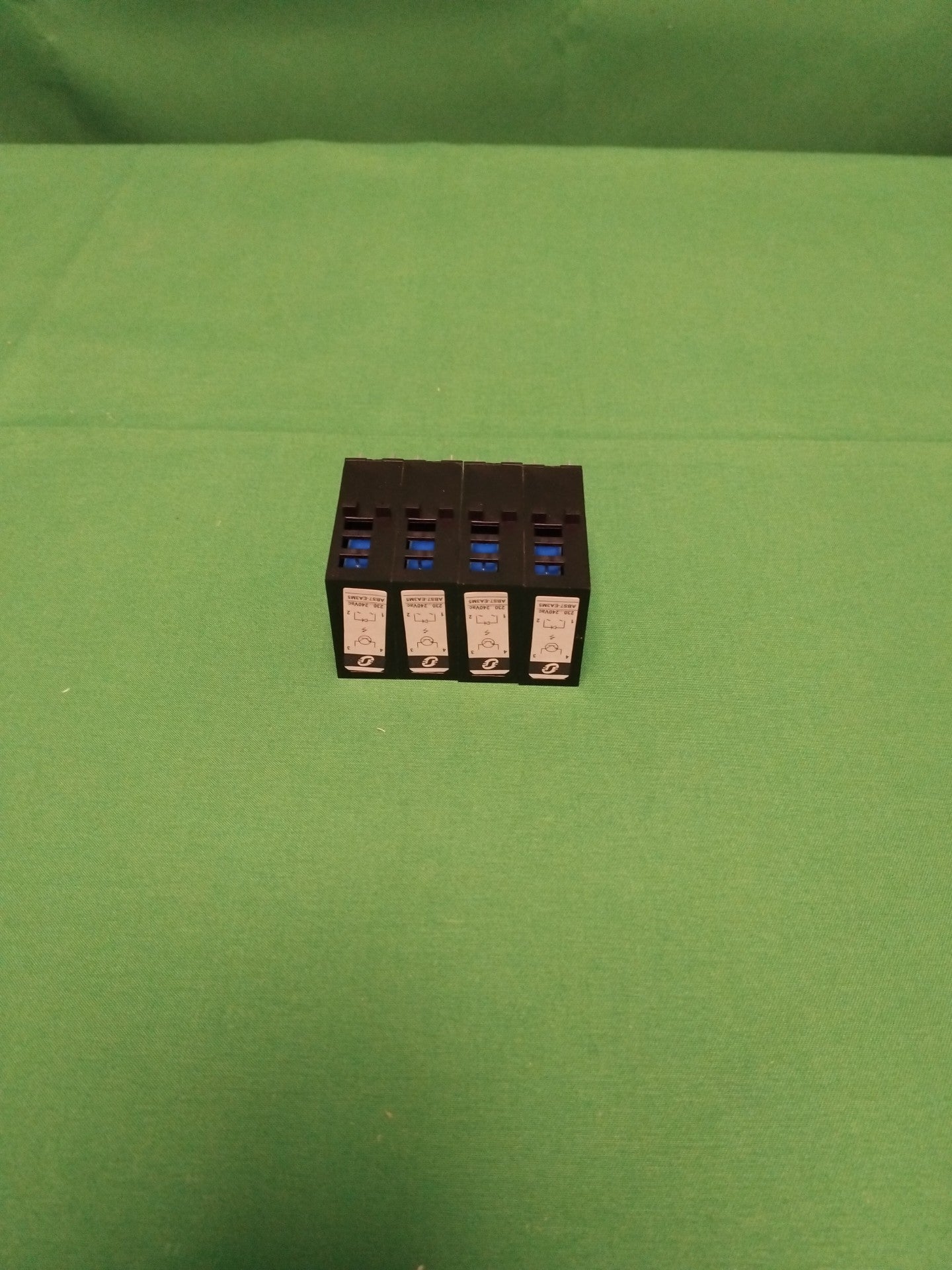 Schneider-Electric ABS 7EA3M5 ABS7EA3M5 Bof of 4 units