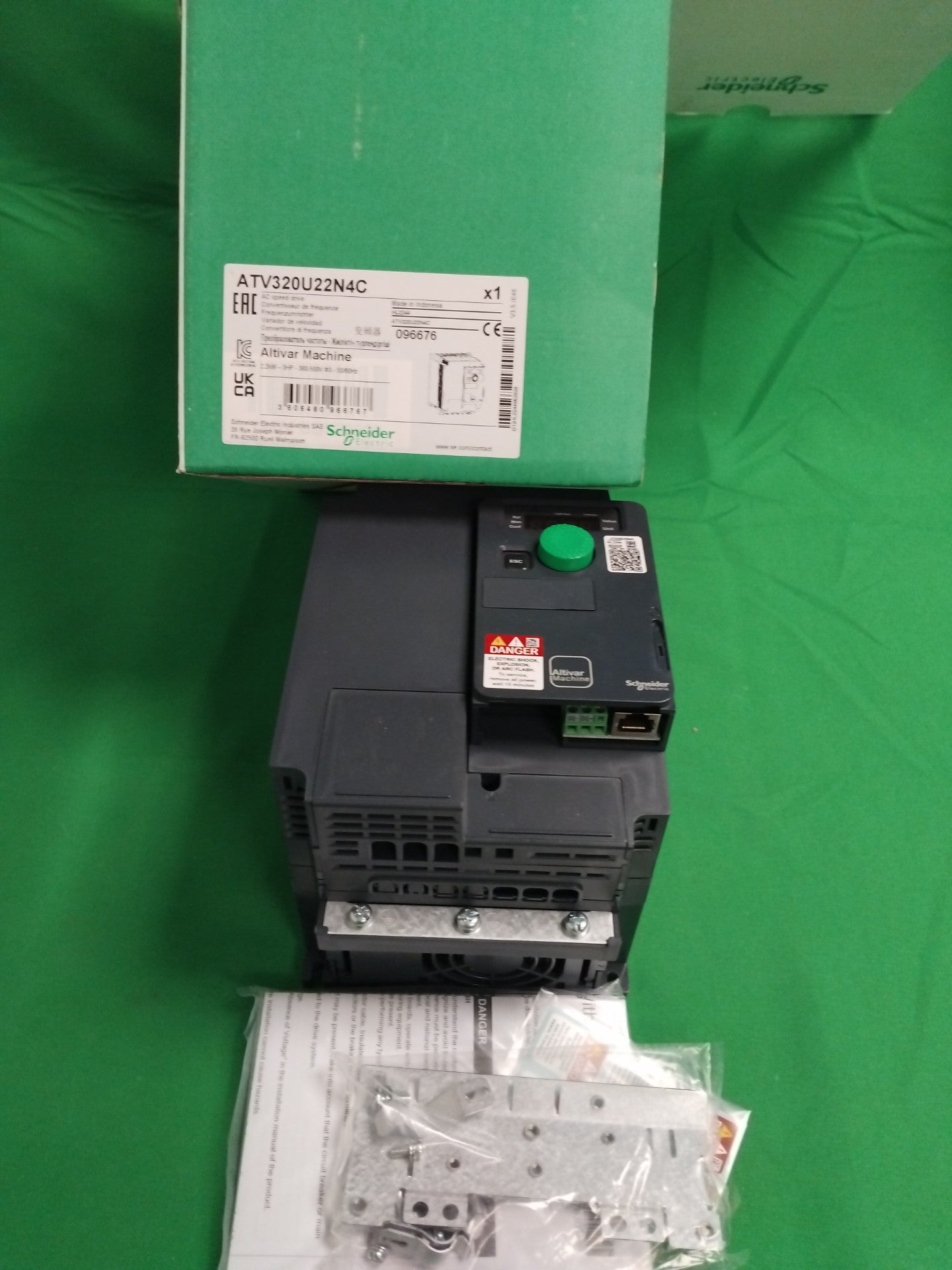 Schneider-Electric ATV320U22N4C ATV320U22N4C