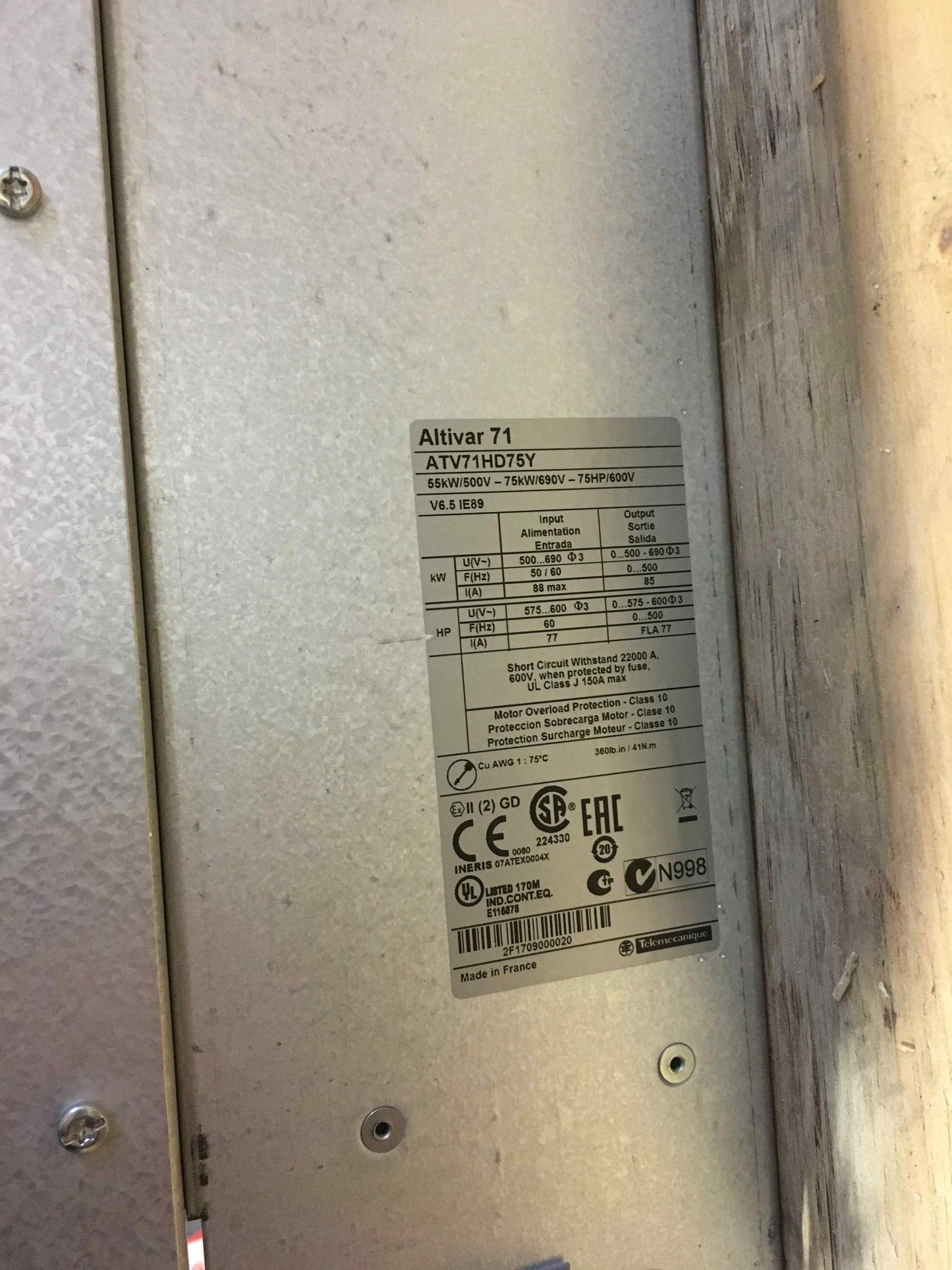 Schneider-Electric ATV71HD75Y ATV71HD75Y