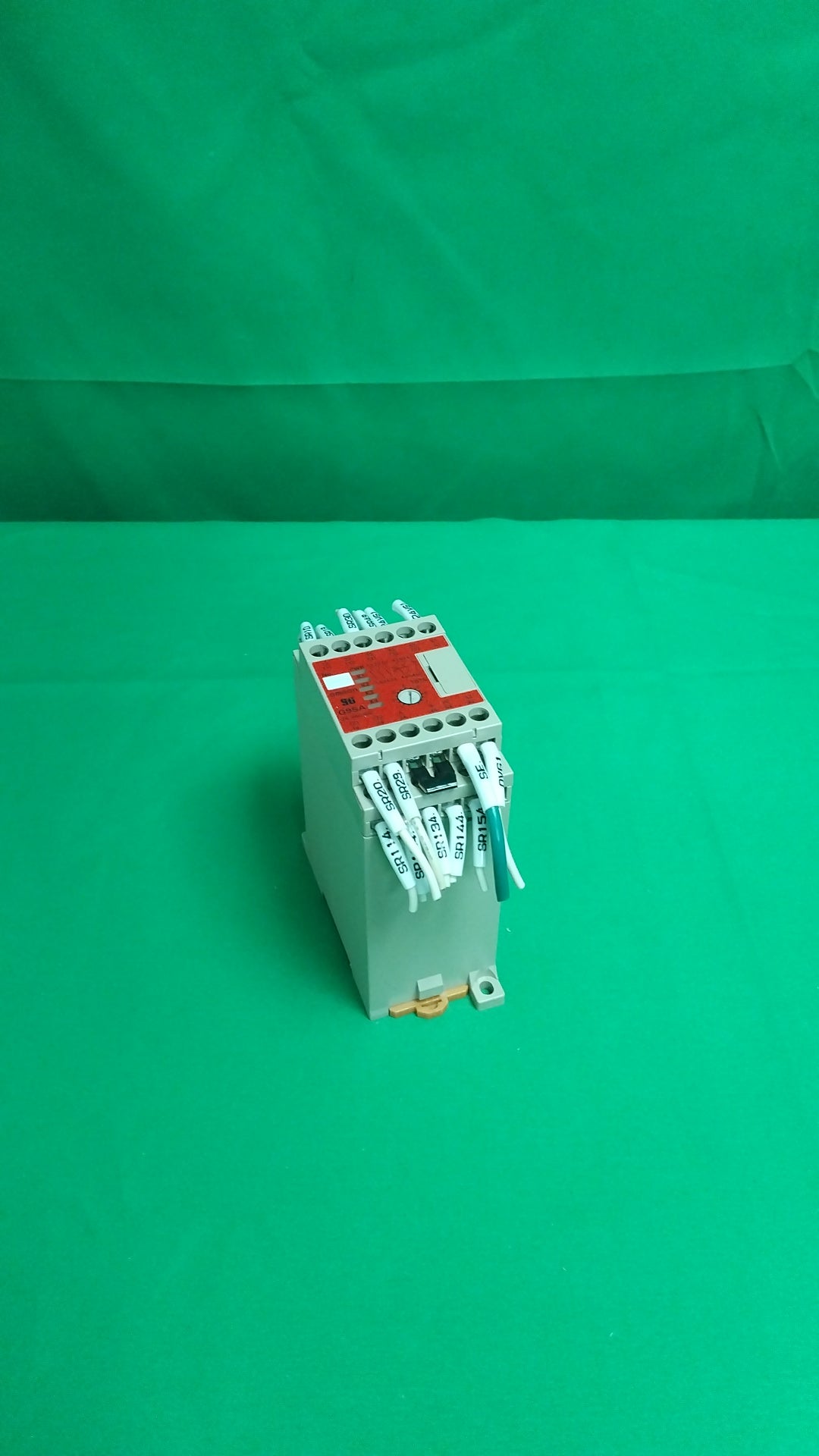 14137