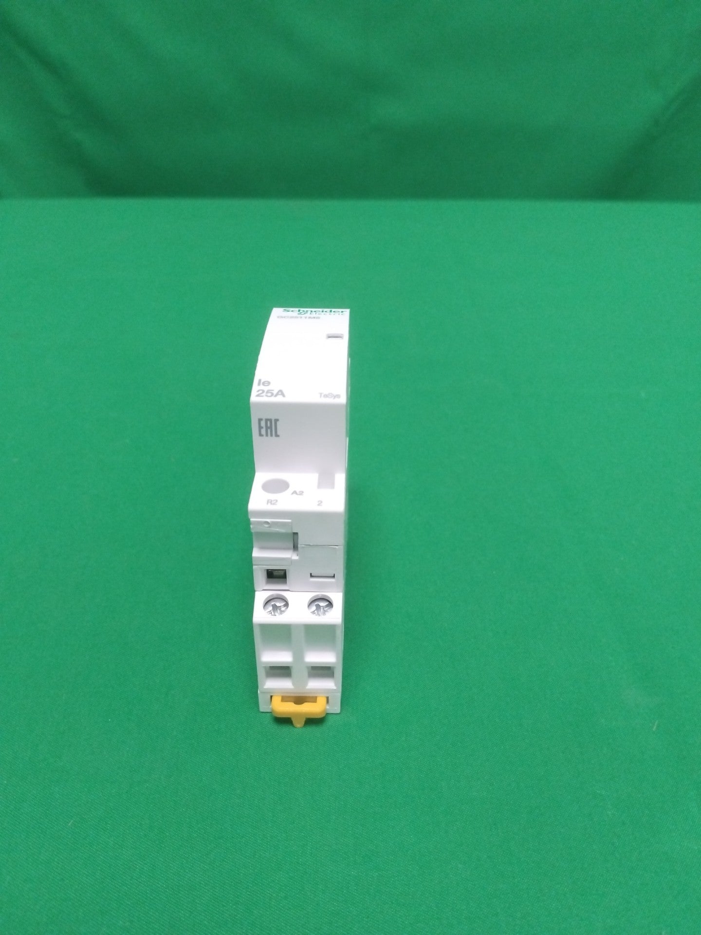 10863