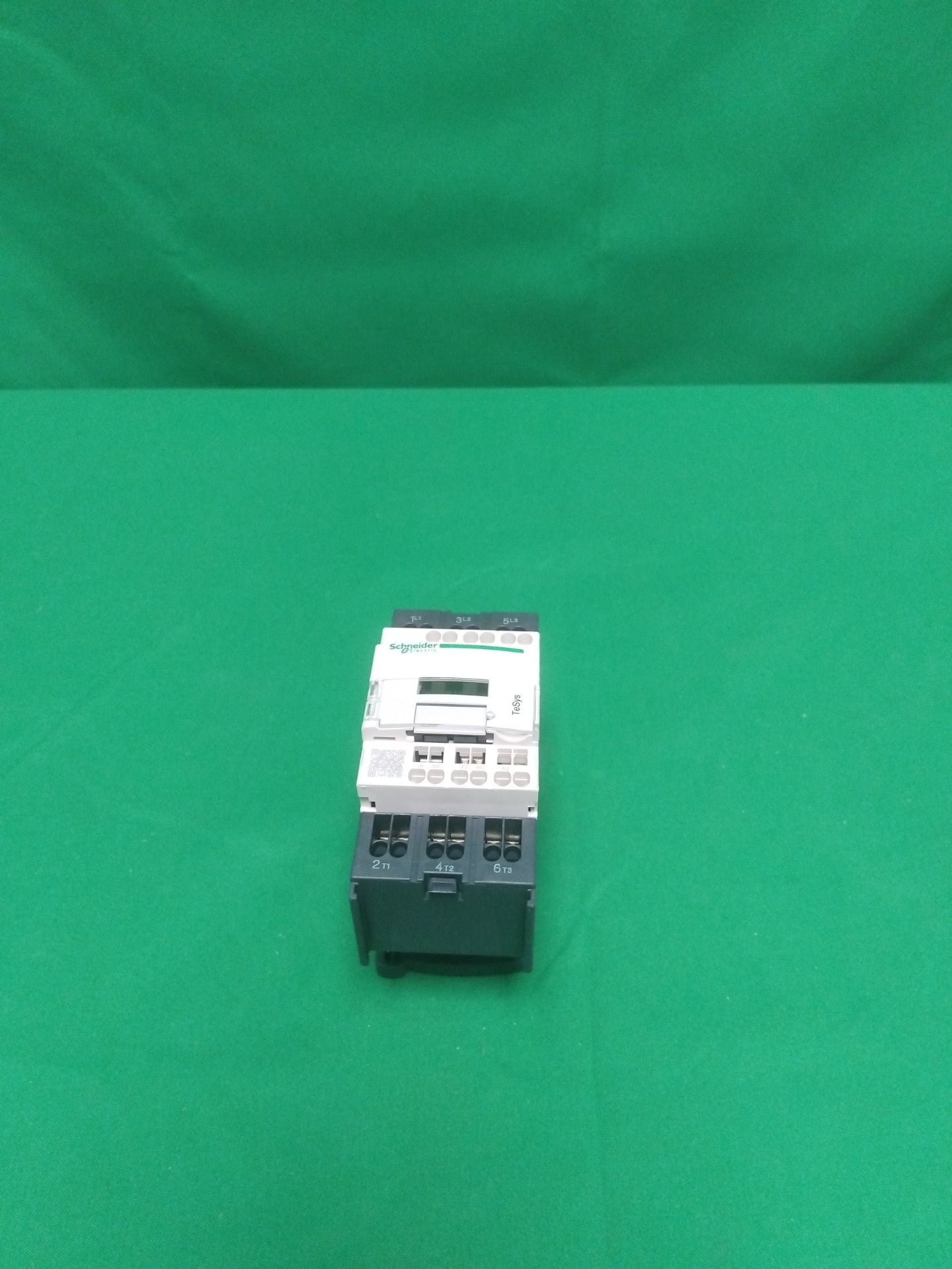 10929