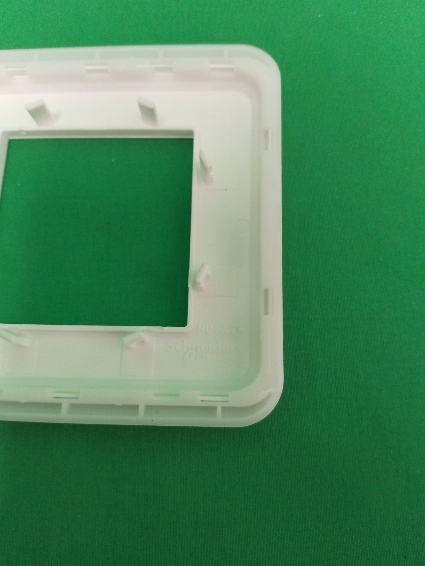 Schneider-Electric NU400218W NU400218W