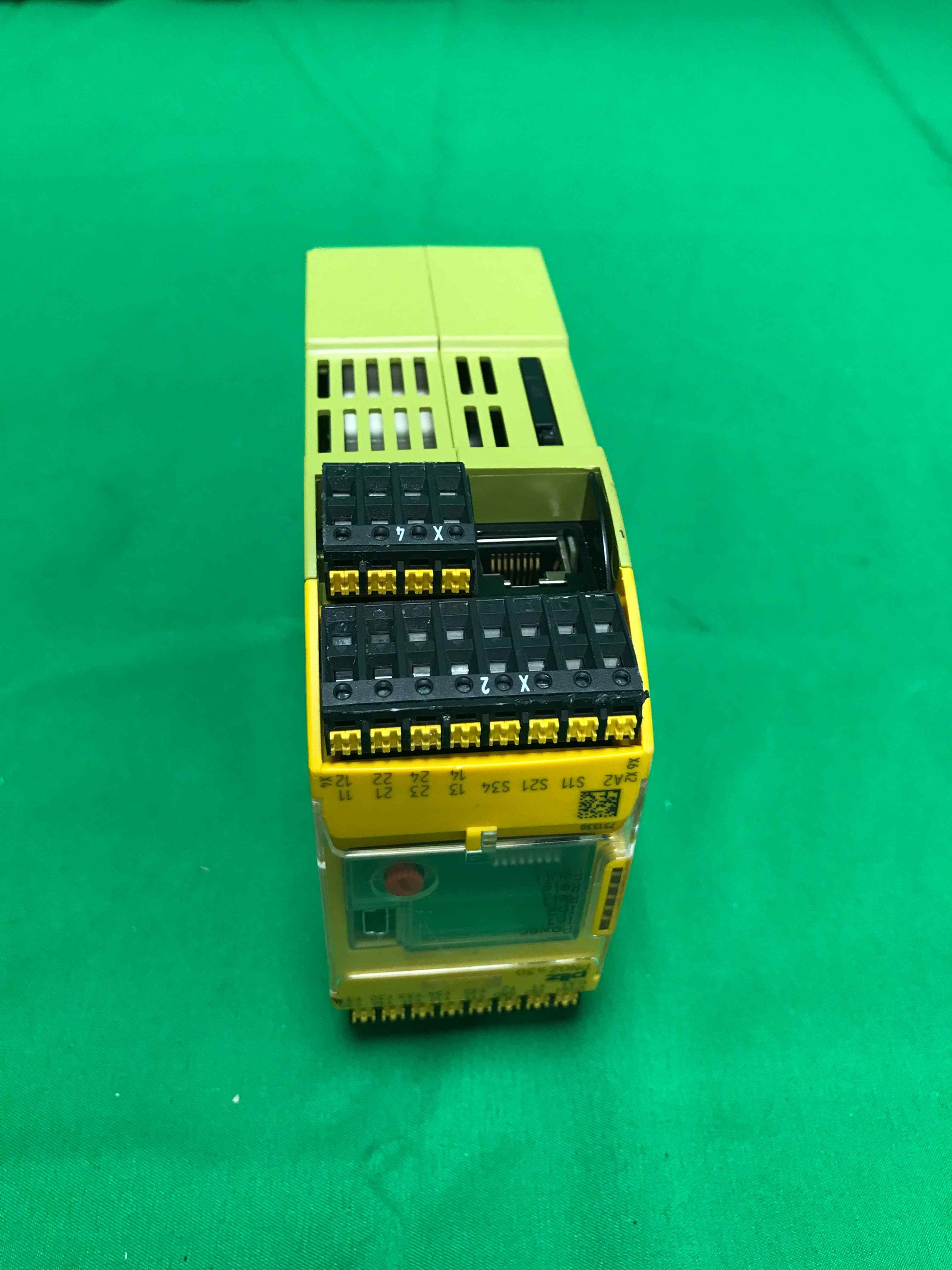 PILZ PNOZ S30 C24-240VACDC2N PNOZS30C24240VACDC2N
