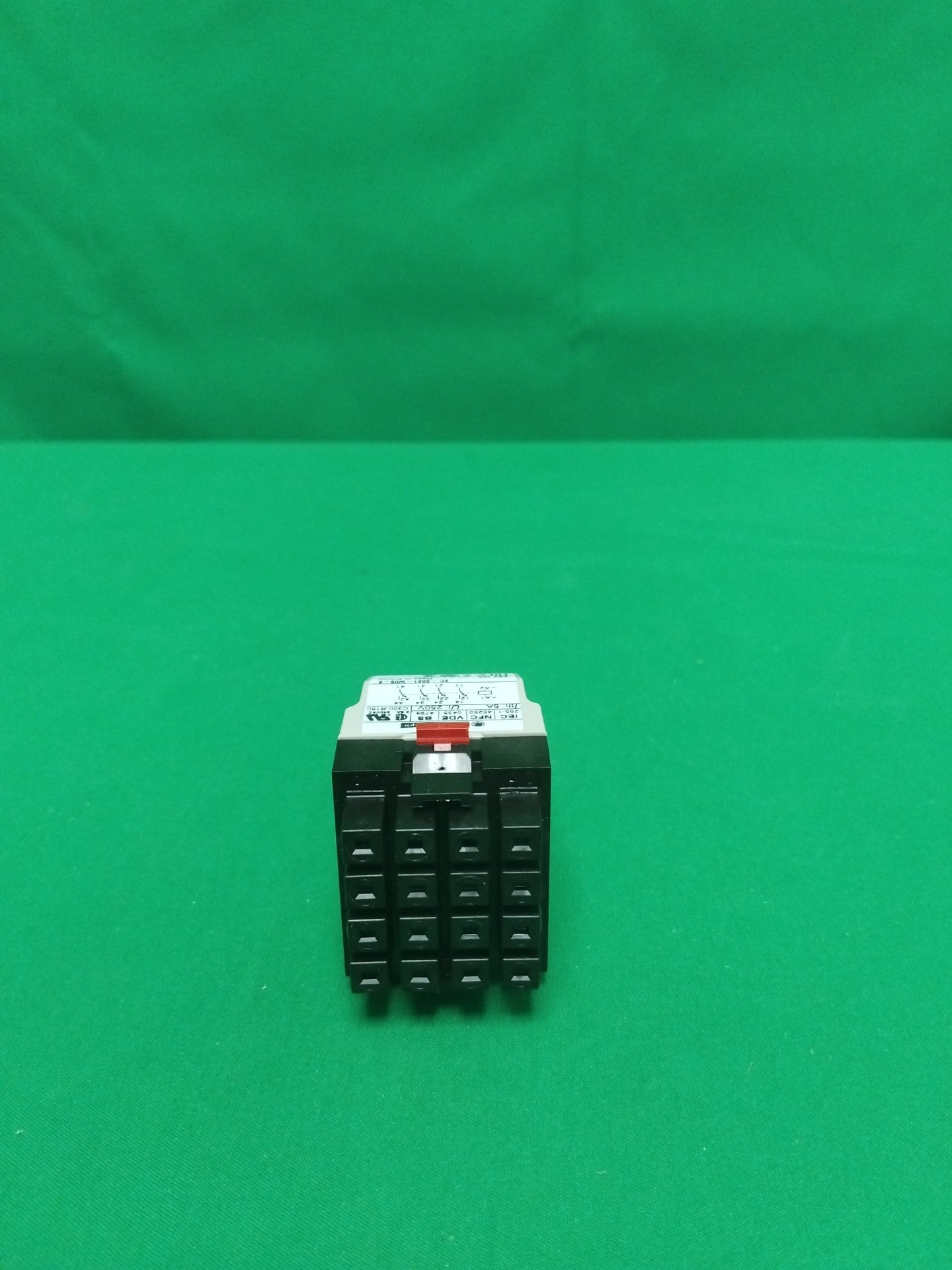10704